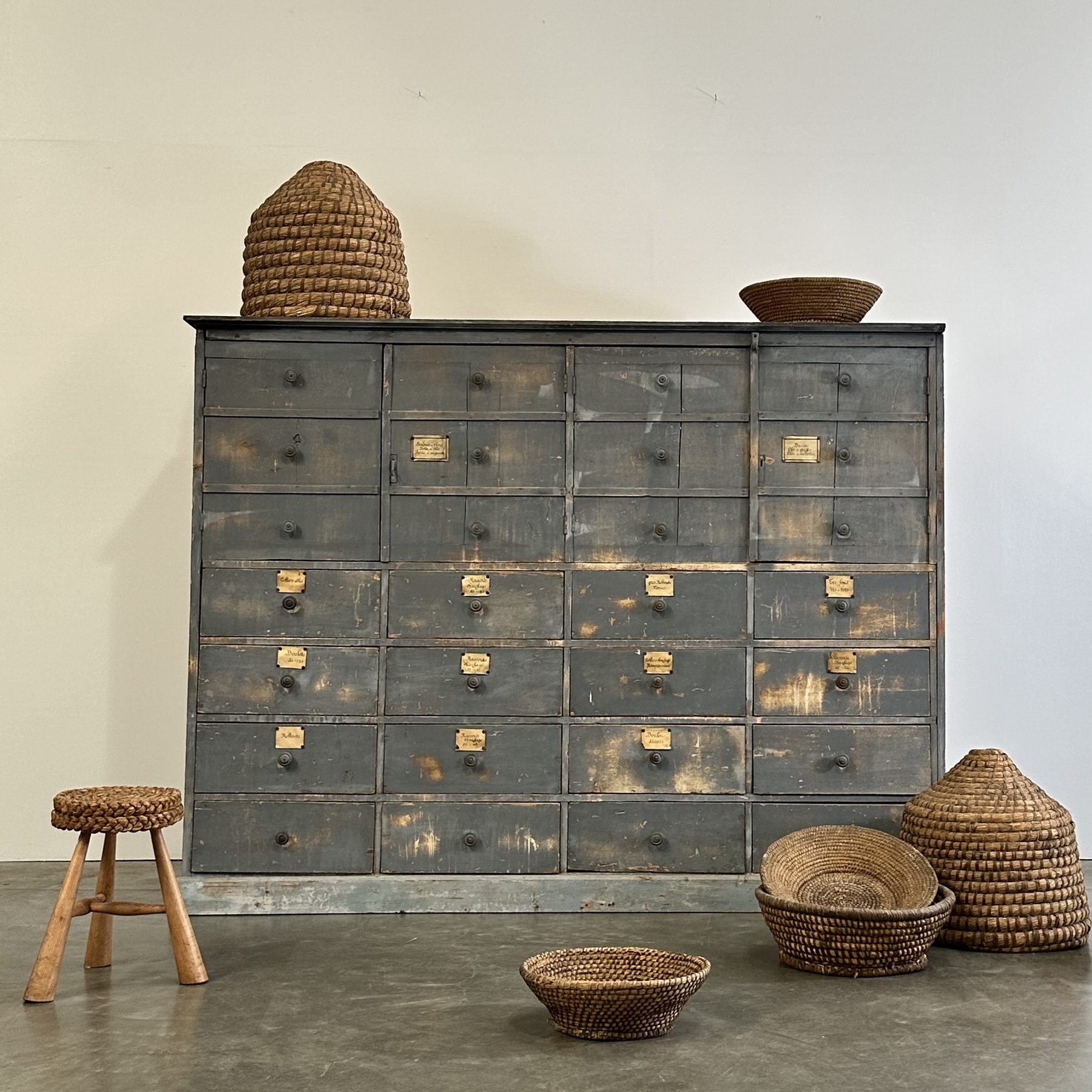 objet-vagabond-painted-chest0001