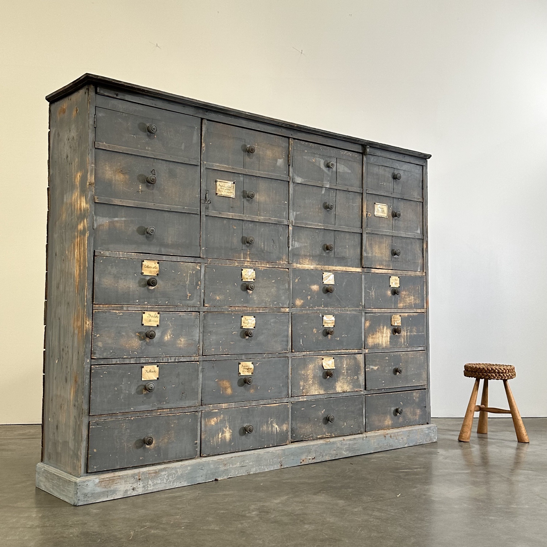 objet-vagabond-painted-chest0004