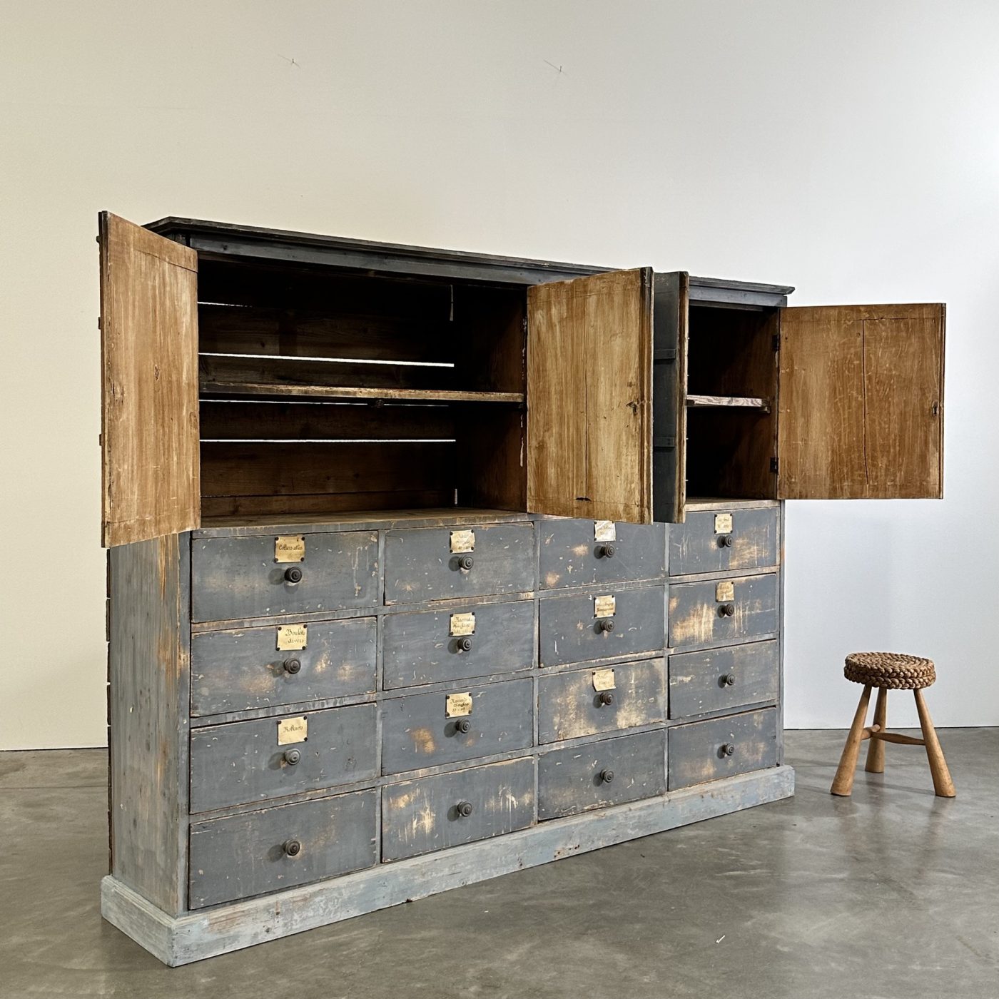 objet-vagabond-painted-chest0005