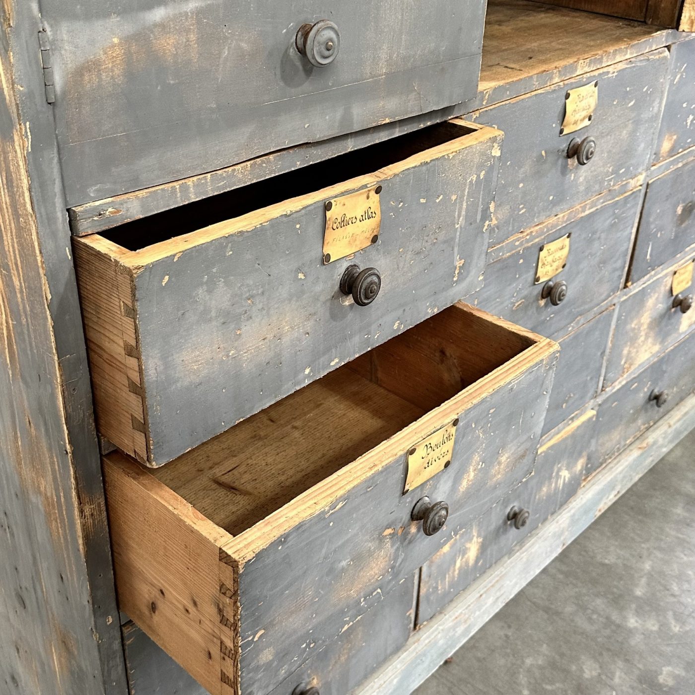 objet-vagabond-painted-chest0011