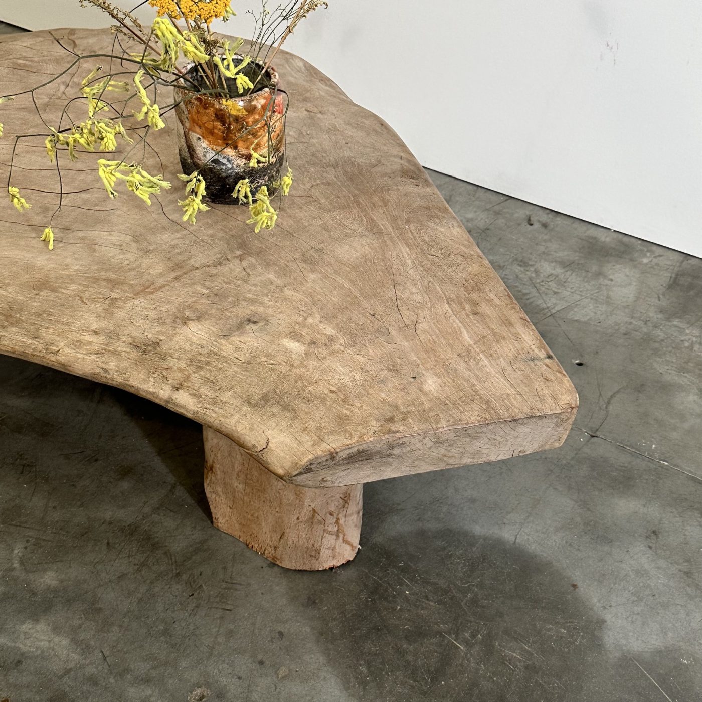 objet-vagabond-primitive-coffeetable0002
