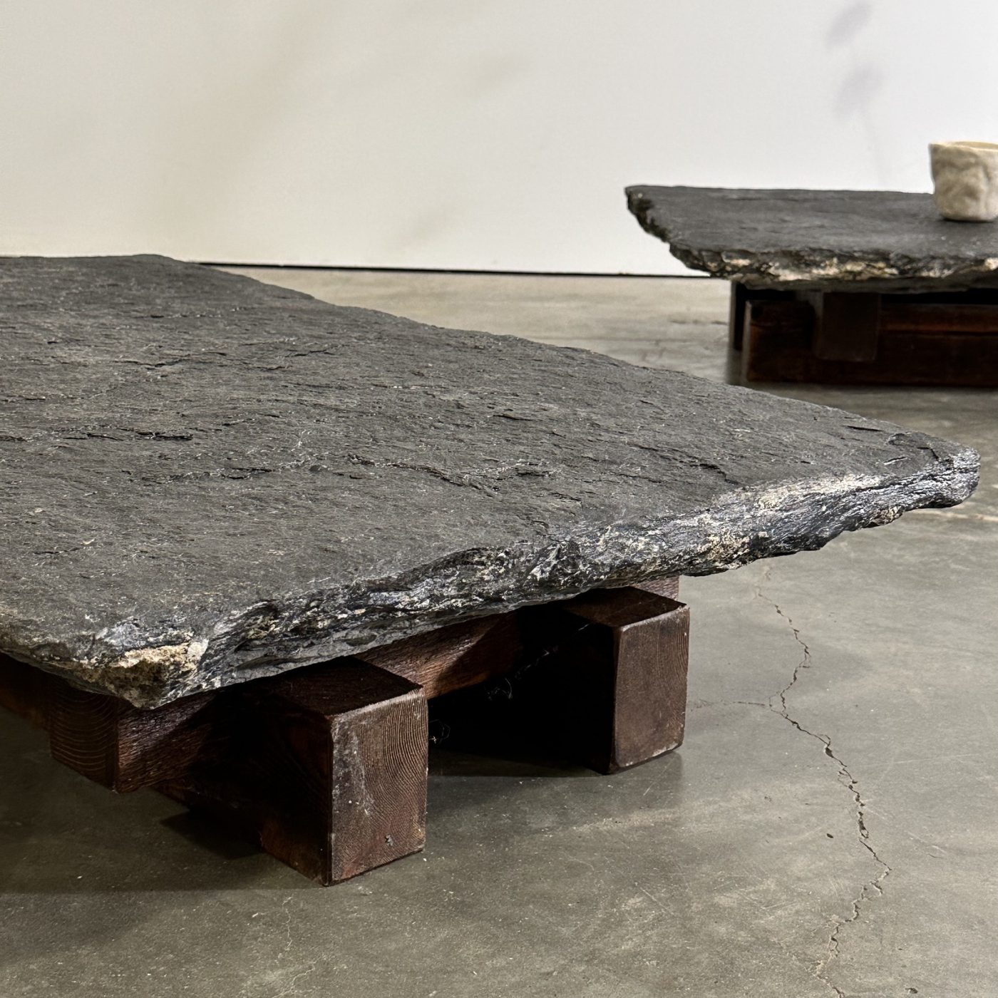 objet-vagabond-stone-sidetables0005