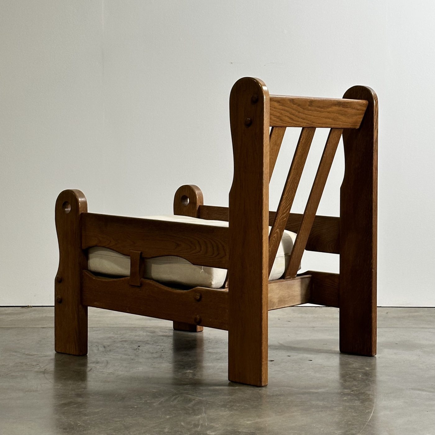 objet-vagabond-brutalist-armchairs0000