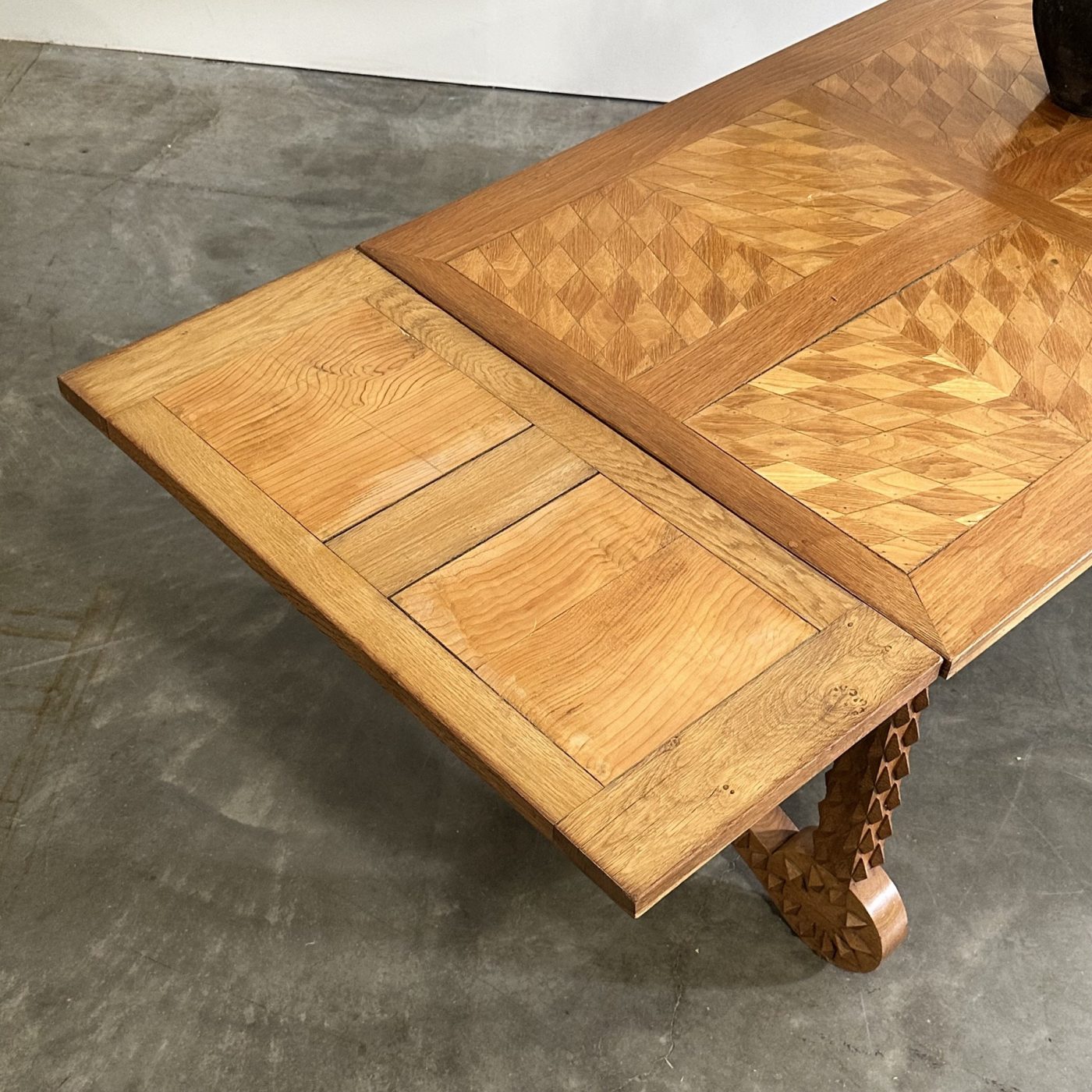 objet-vagabond-brutalist-table0000