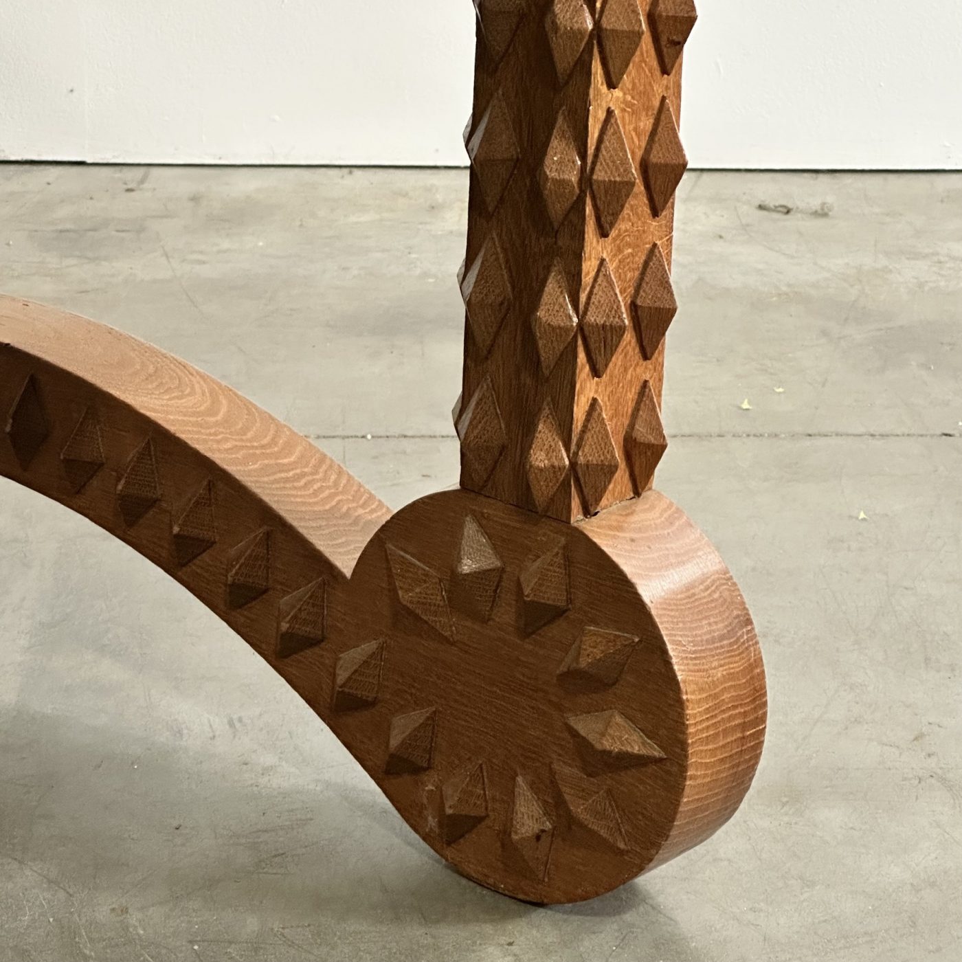 objet-vagabond-brutalist-table0010