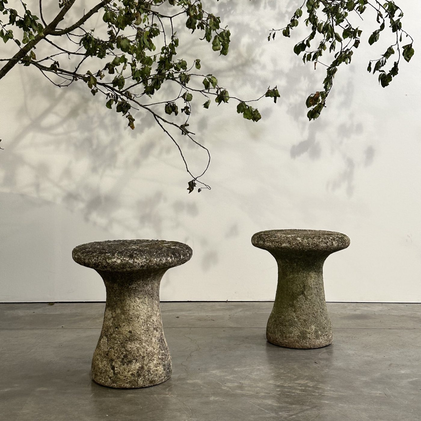 objet-vagabond-concrete-stools0000