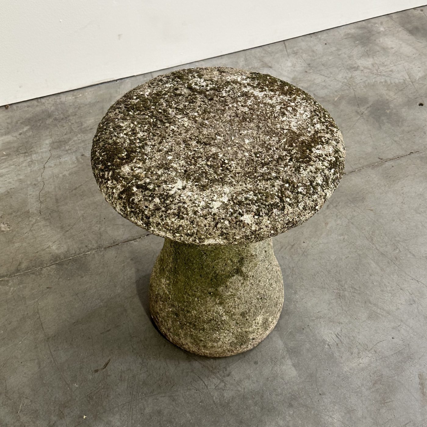 objet-vagabond-concrete-stools0001