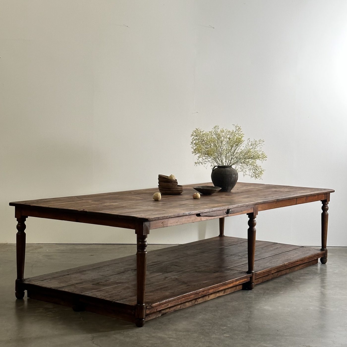 objet-vagabond-draper-table0000