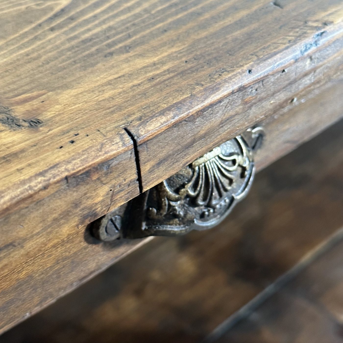objet-vagabond-draper-table0001