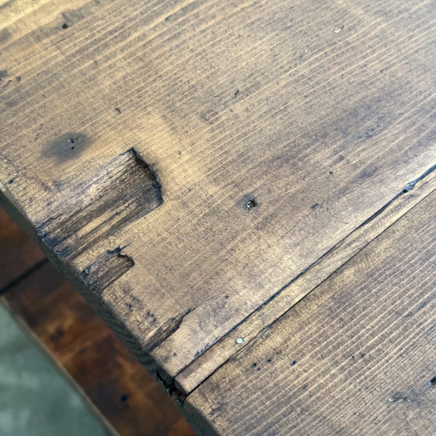 objet-vagabond-draper-table0003