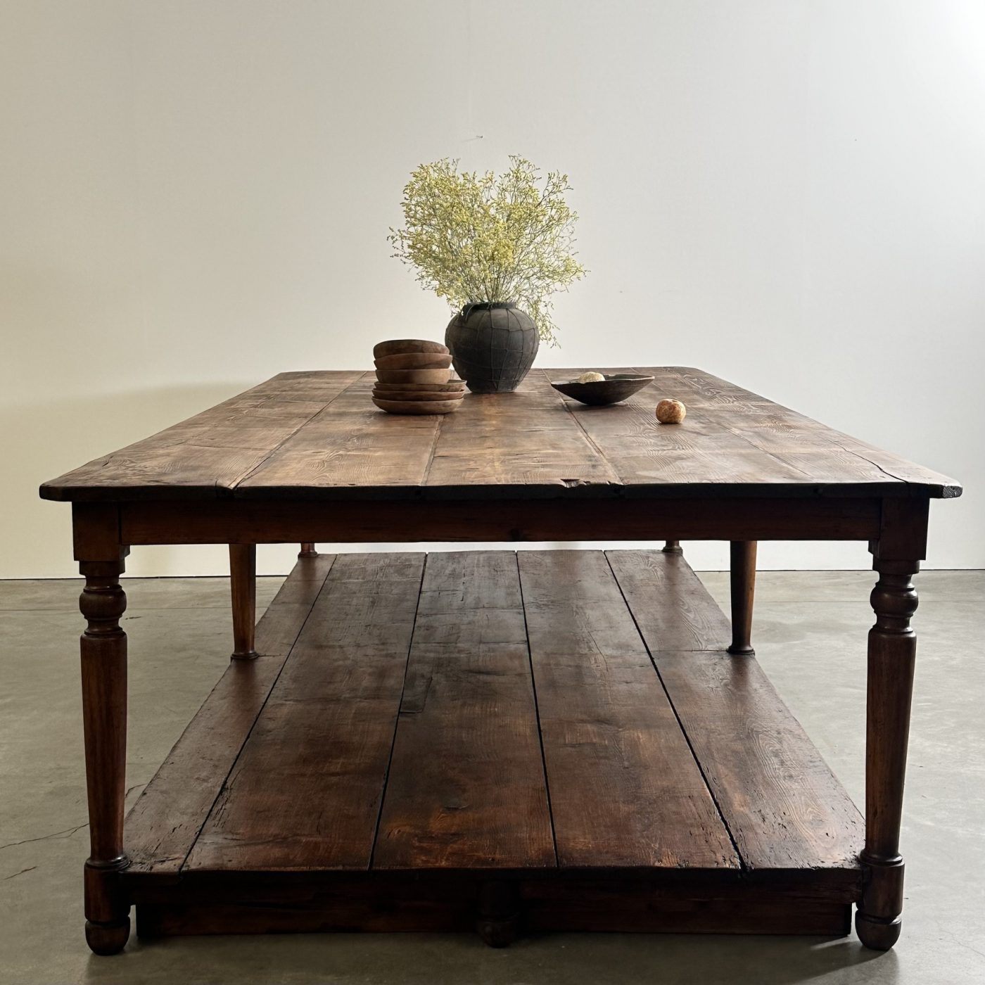 objet-vagabond-draper-table0006