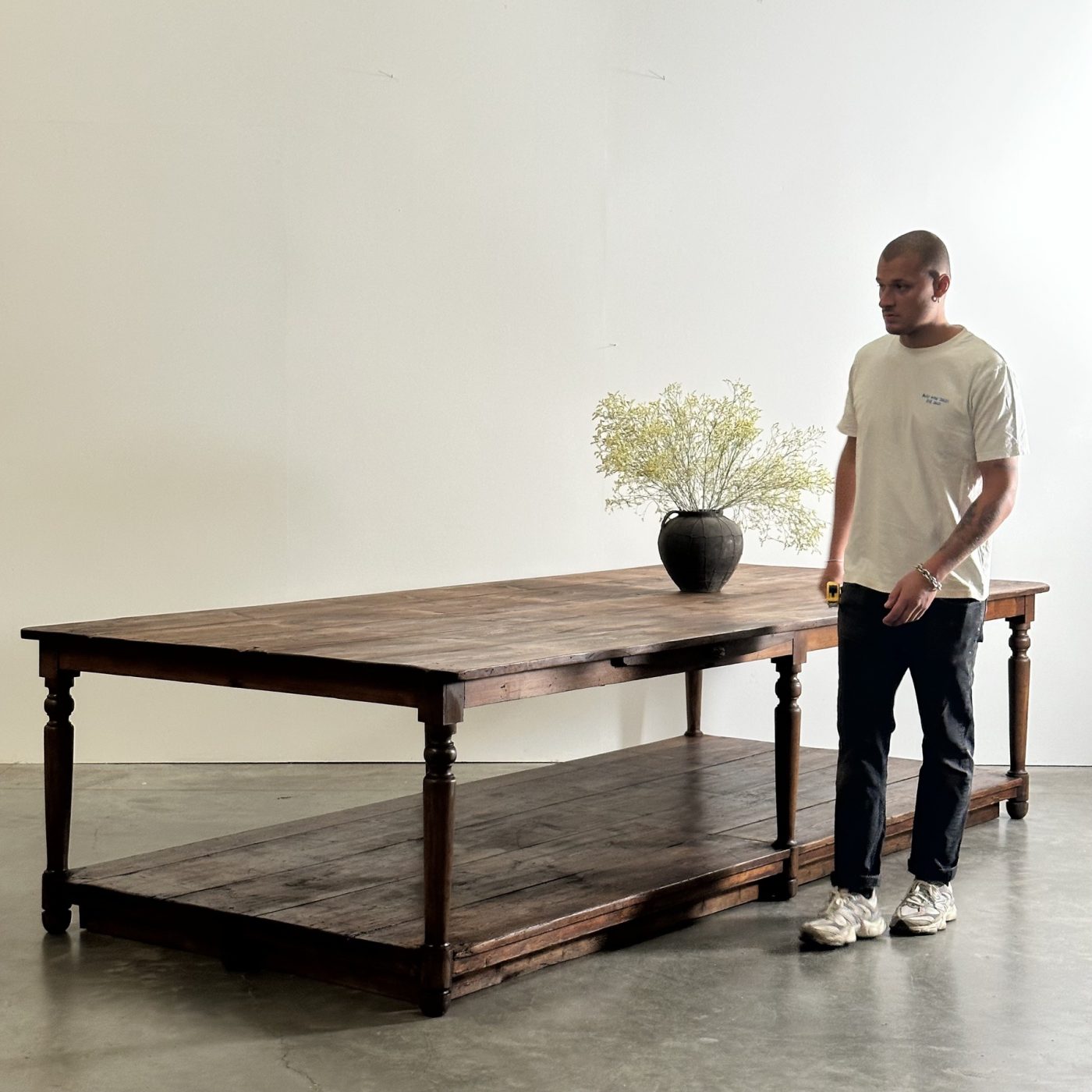 objet-vagabond-draper-table0009