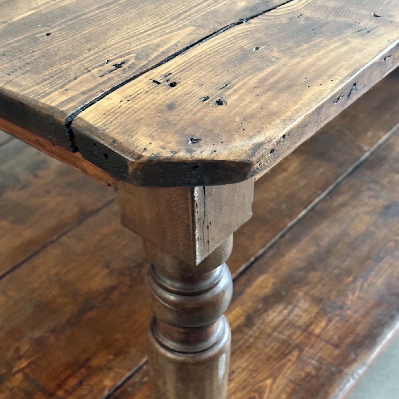 objet-vagabond-draper-table0010