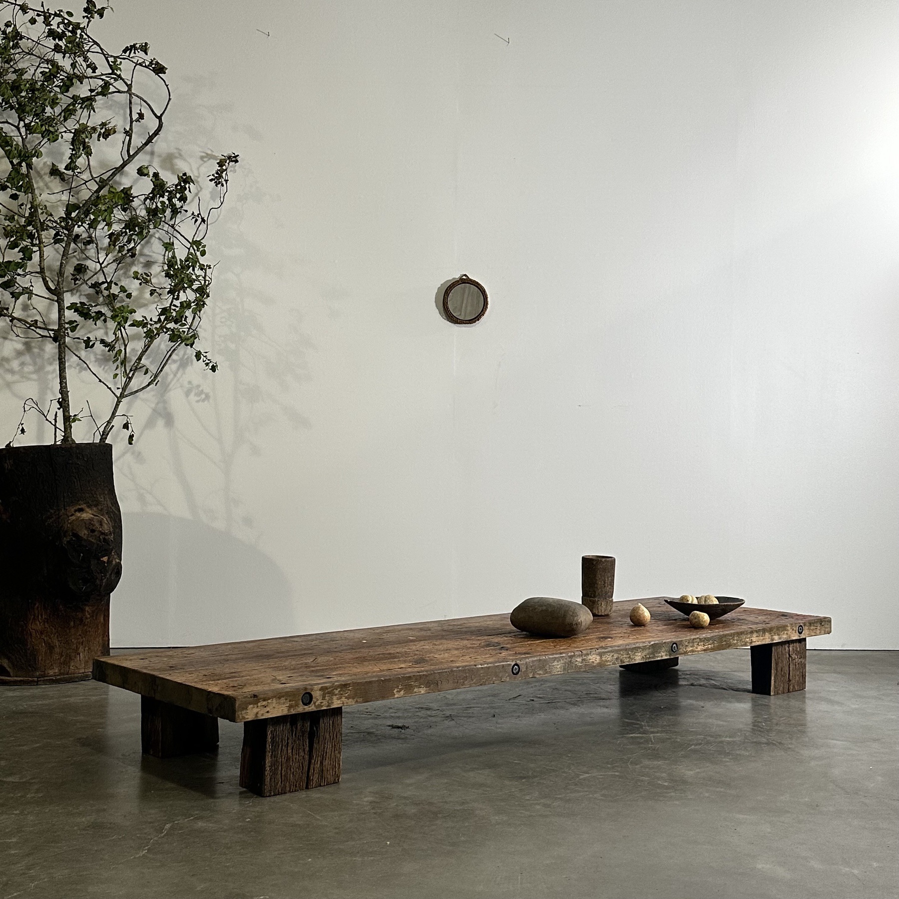 objet-vagabond-large-primitive-coffeetable0000