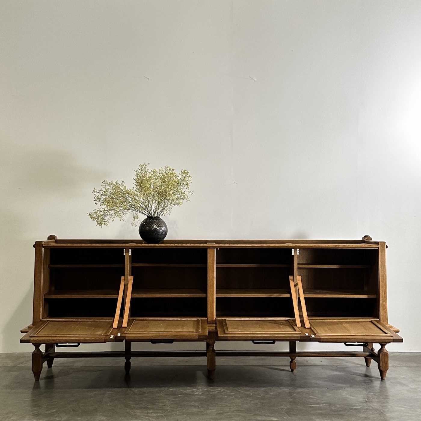 objet-vagabond-large-sideboard0008