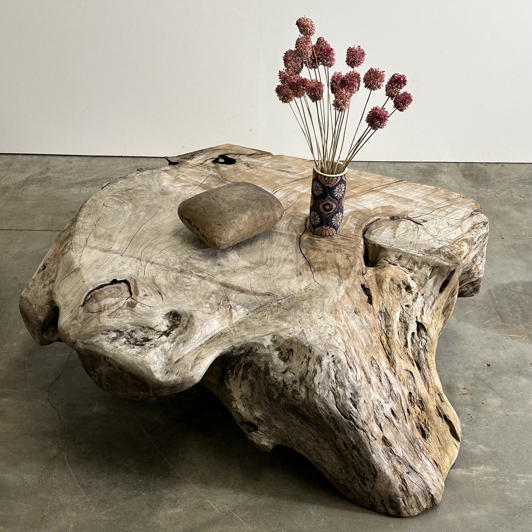 objet-vagabond-primitive-coffeetable0004
