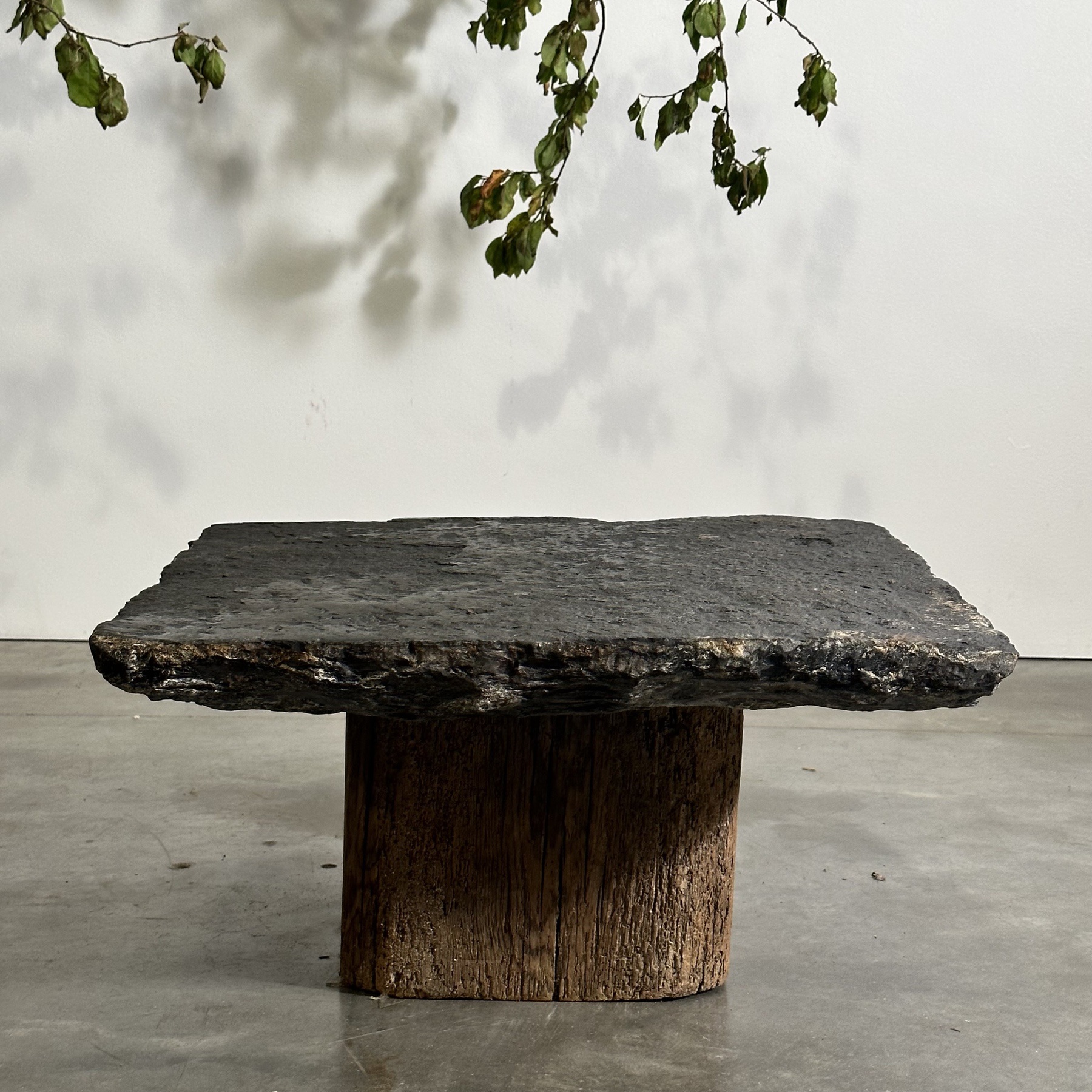 objet-vagabond-stone-sidetables0003