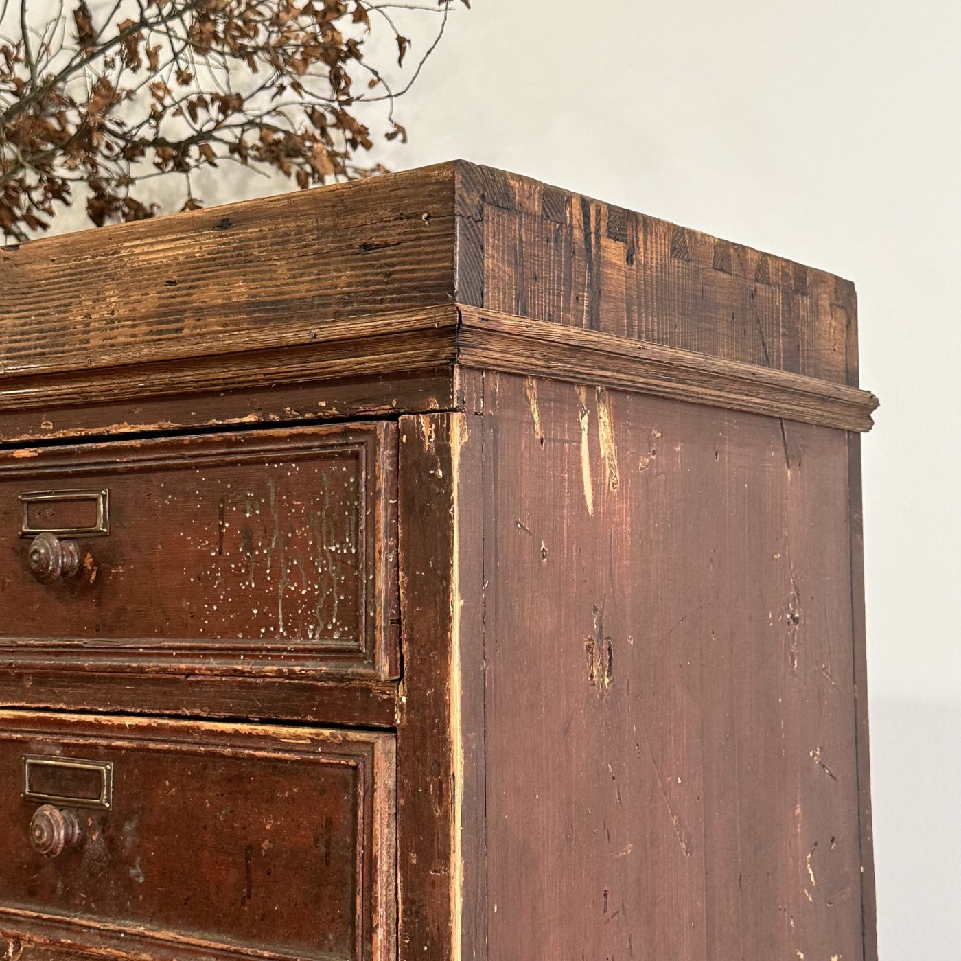 objet-vagabond-painted-chest0008