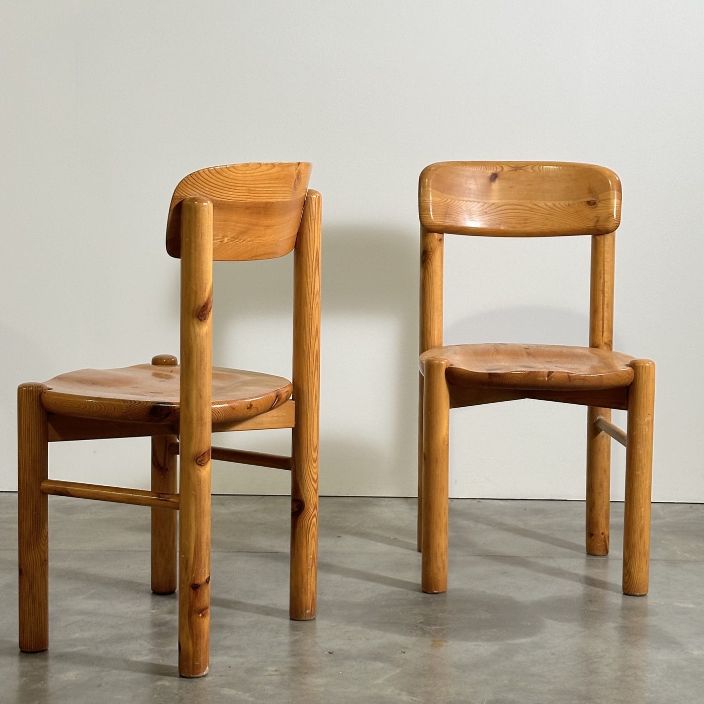 objet-vagabond-pine-chairs0004