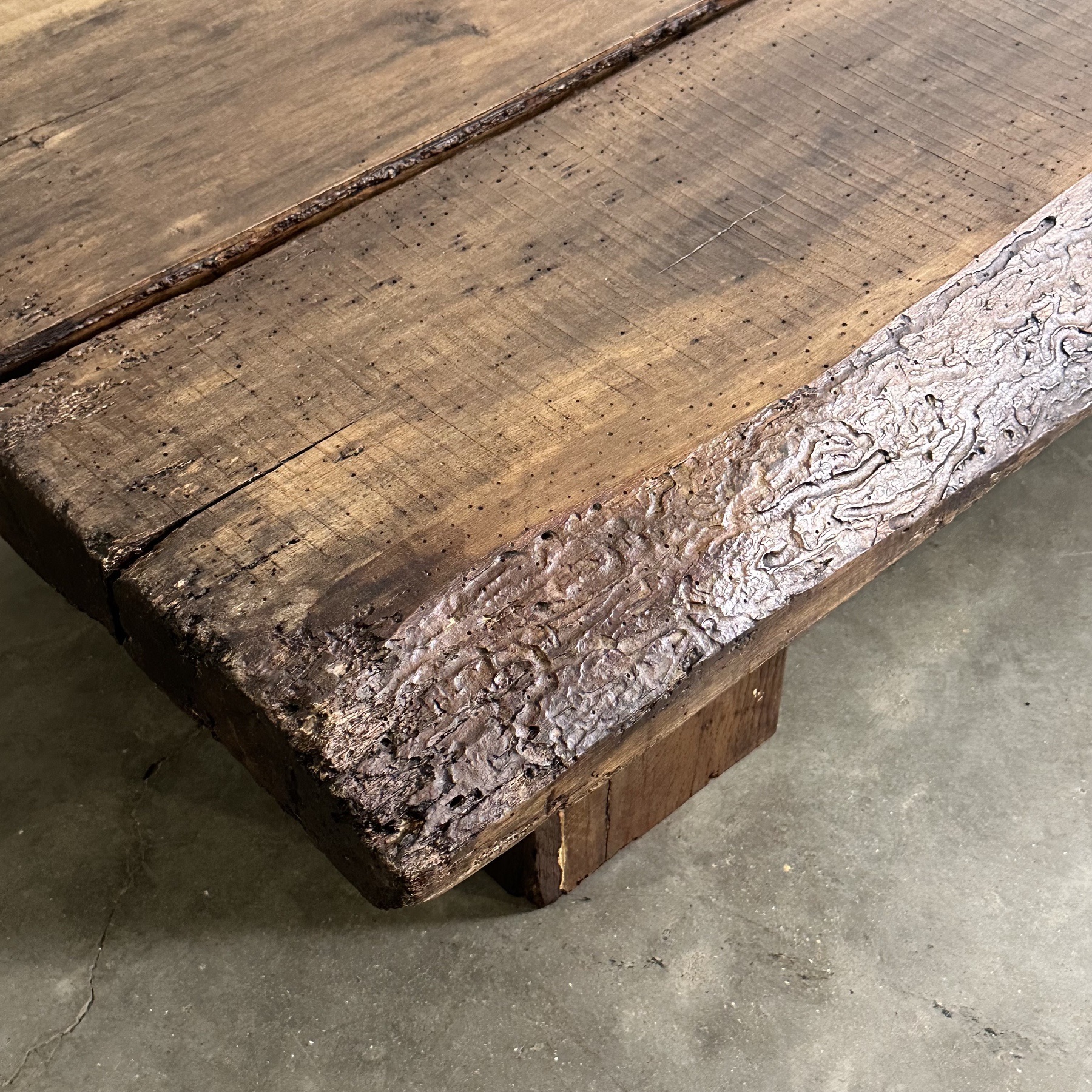 objet-vagabond-primitive-coffeetable0001