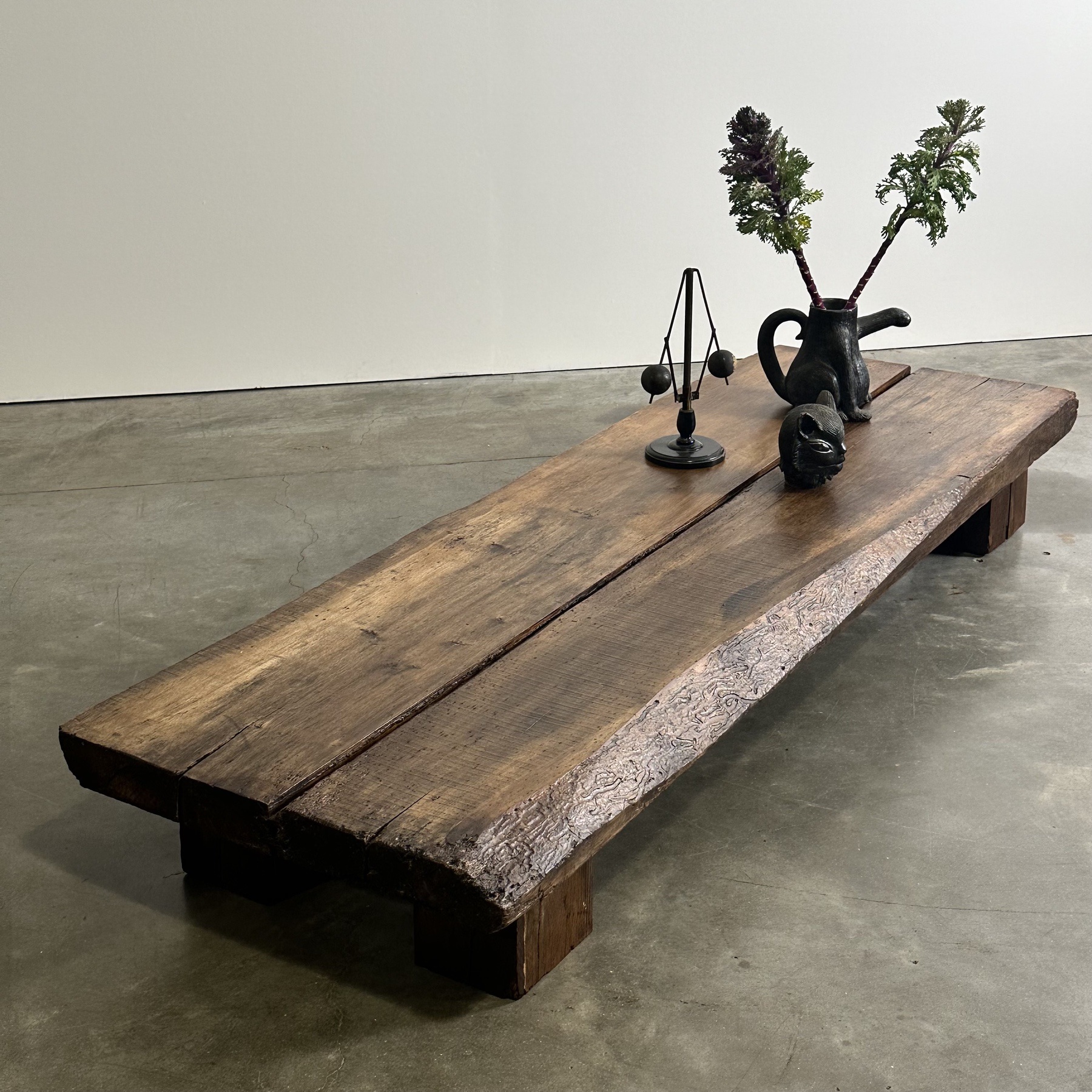 objet-vagabond-primitive-coffeetable0002