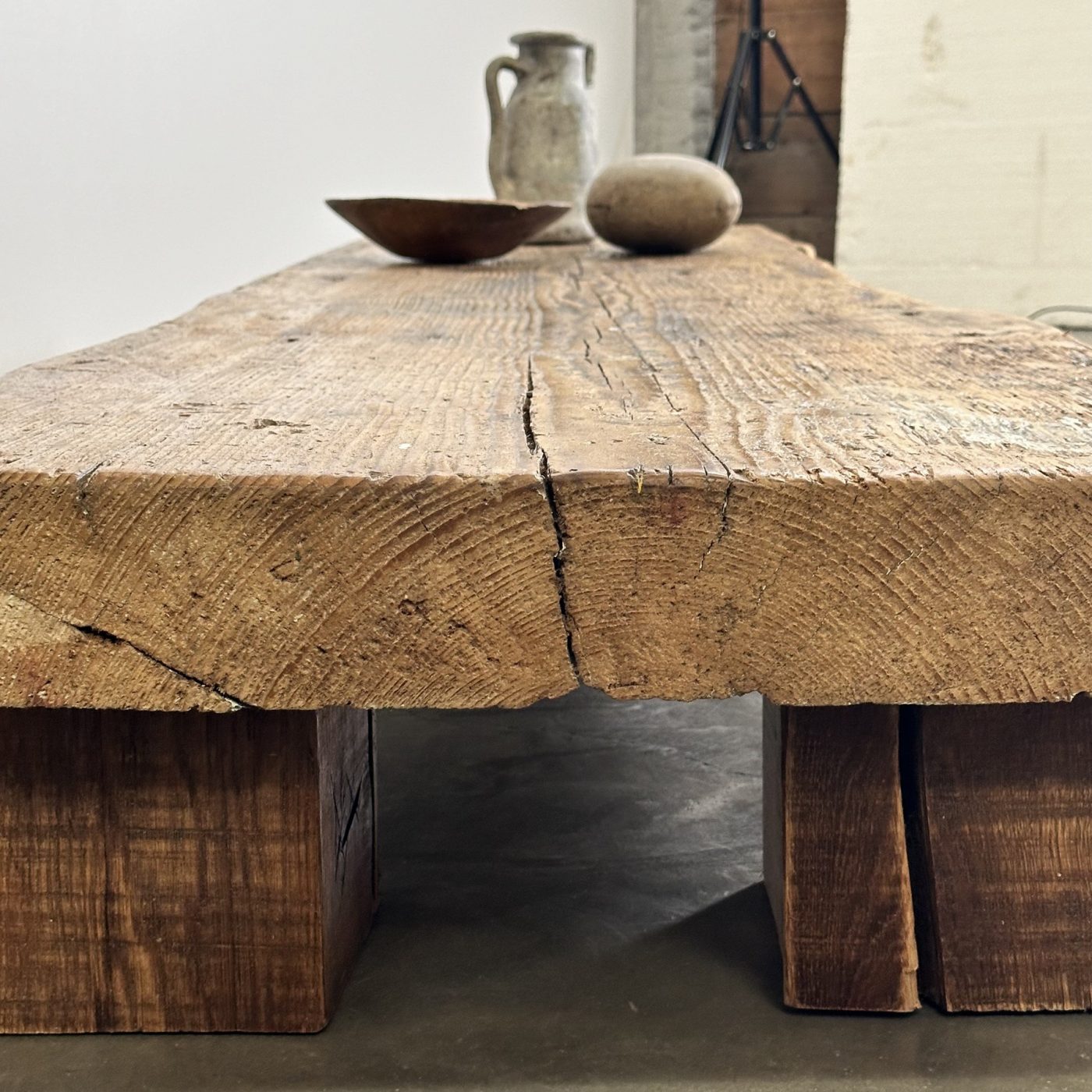 objet-vagabond-primitve-coffeetable0003