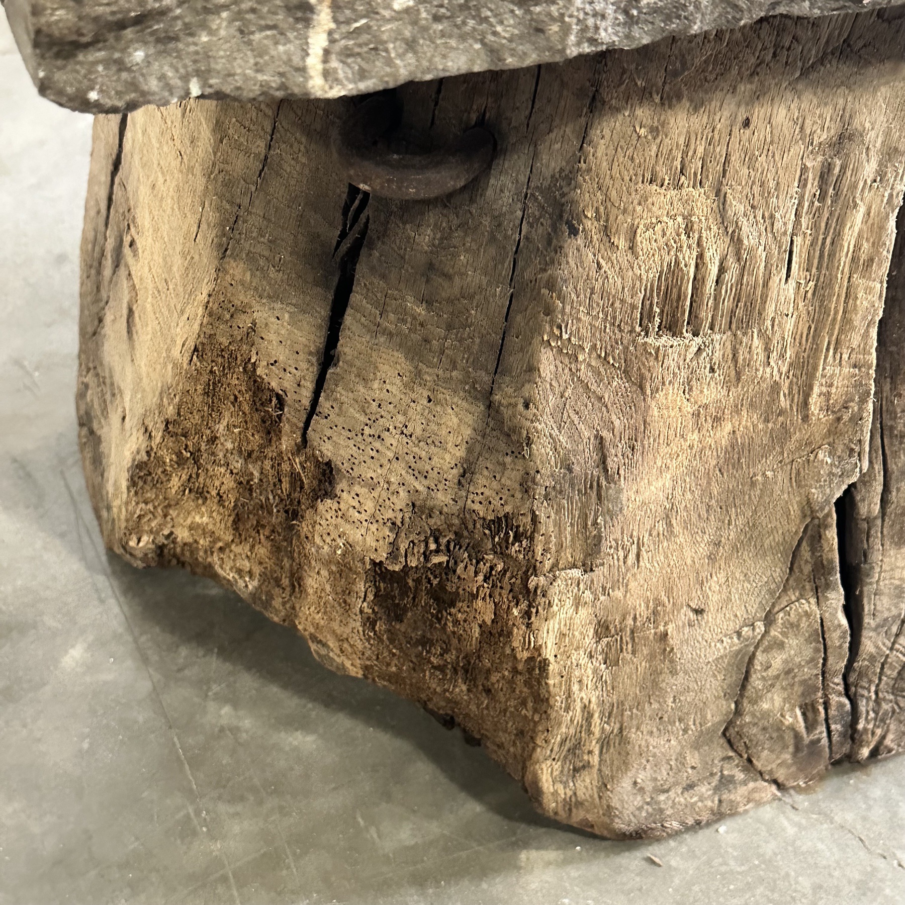 objet-vagabond-stone-tables0001