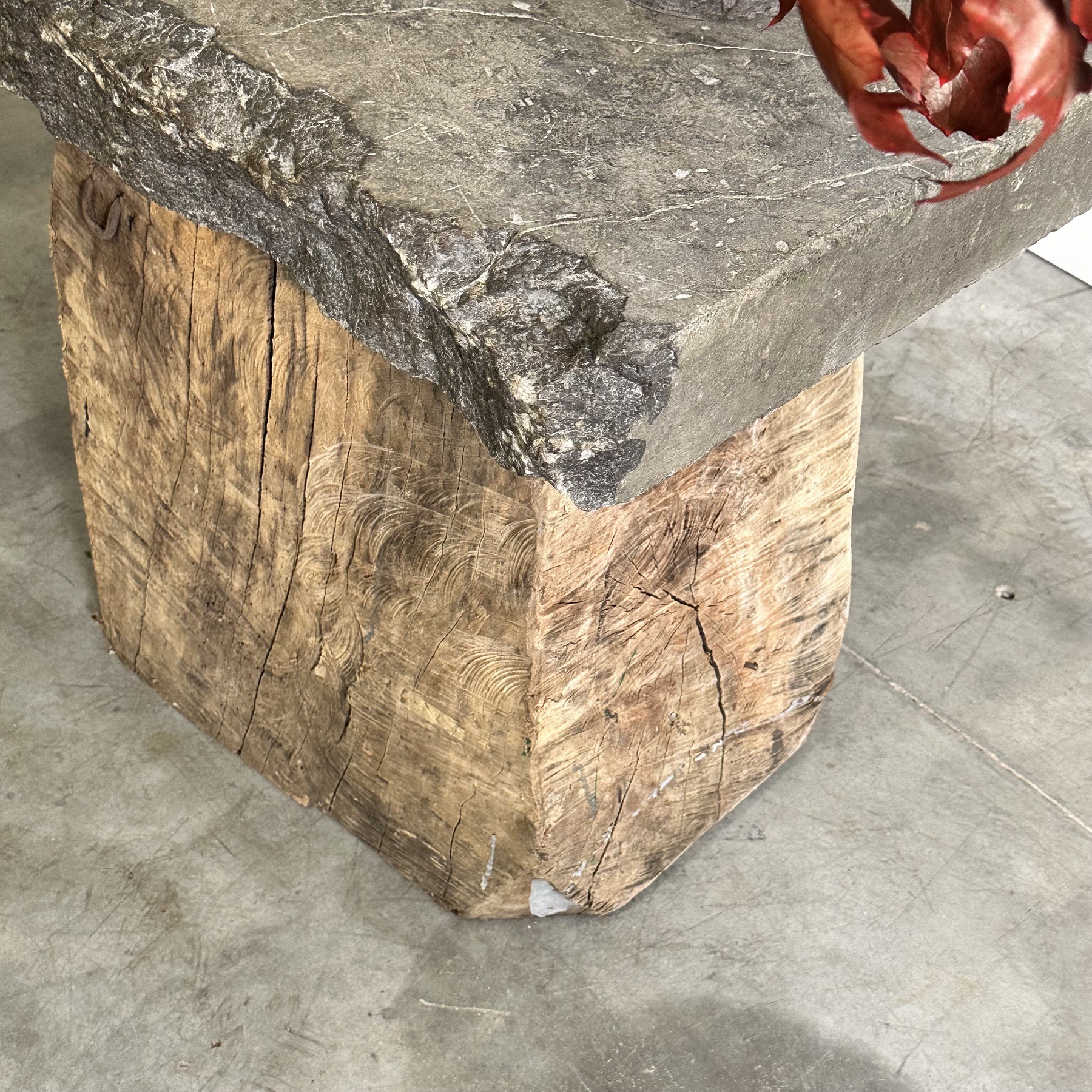 objet-vagabond-stone-tables0003