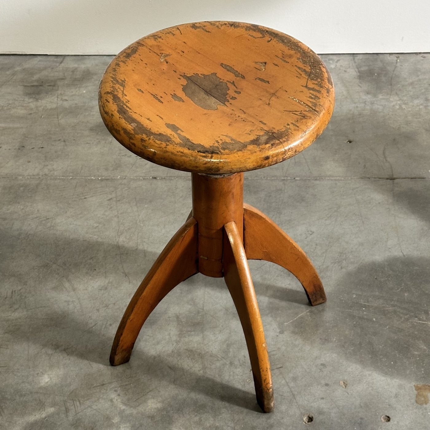 objet-vagabond-wooden-stool0001