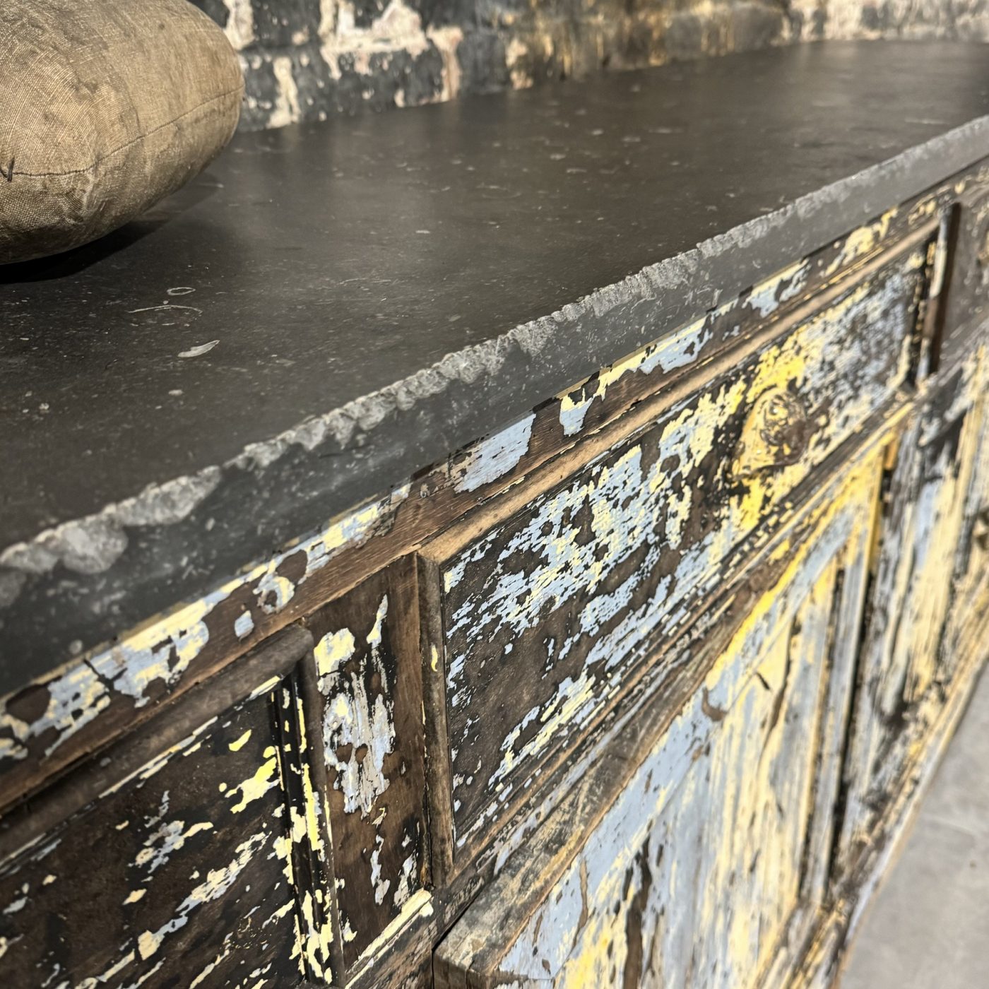 objet-vagabond-painted-sideboard0002