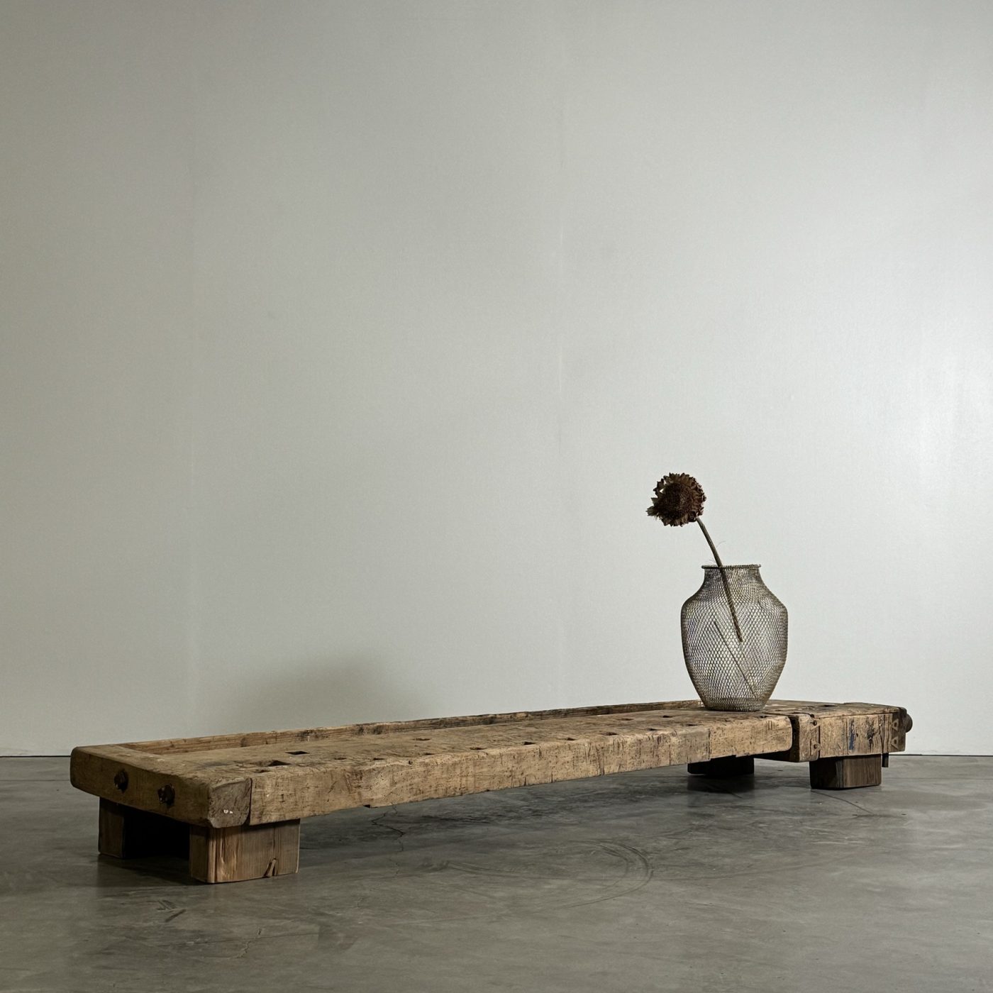 objet-vagabond-primitive-coffeetable0000