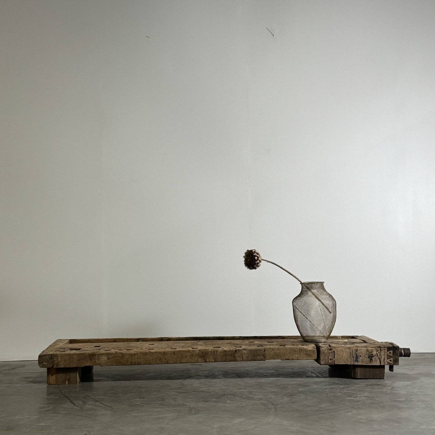 objet-vagabond-primitive-coffeetable0005