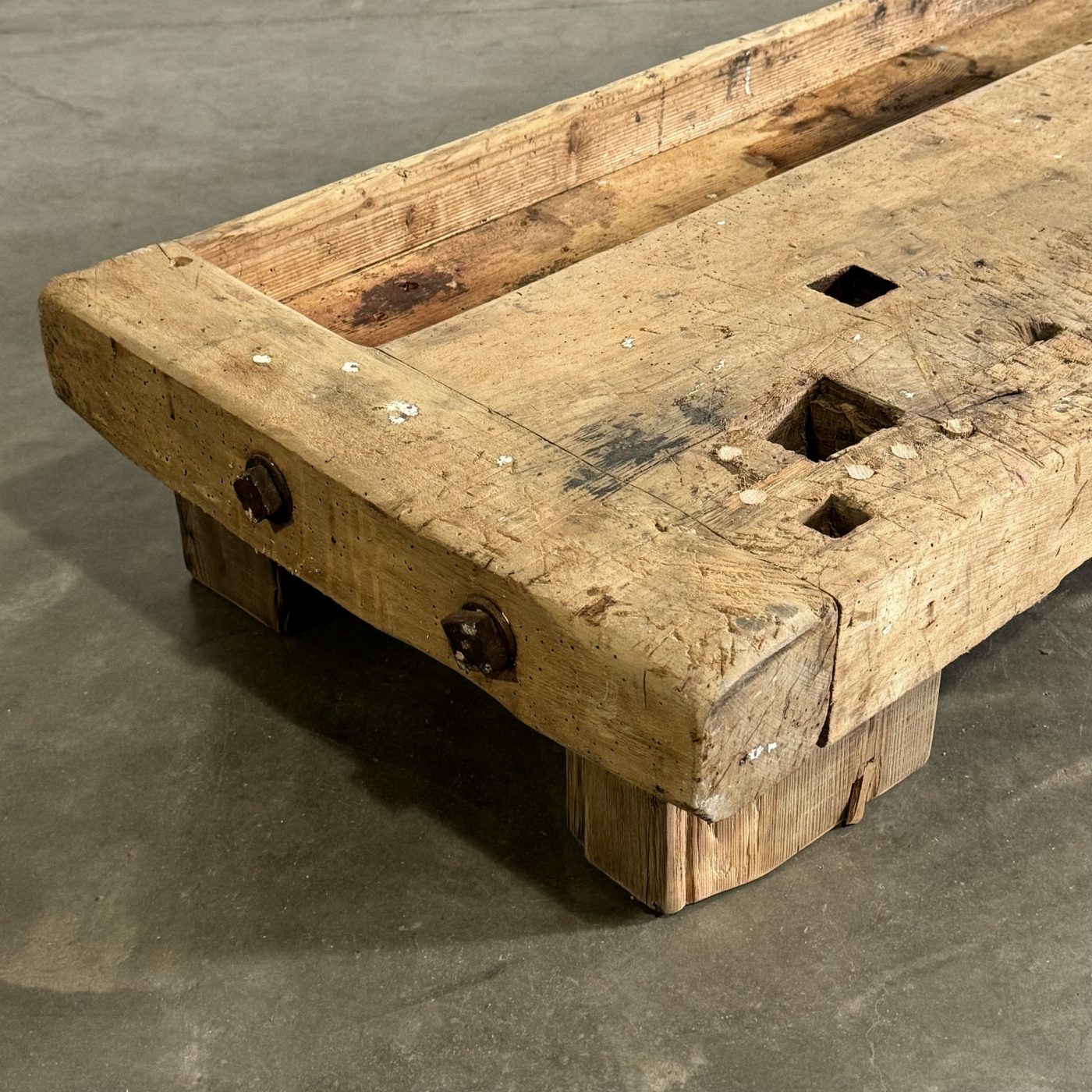 objet-vagabond-primitive-coffeetable0008