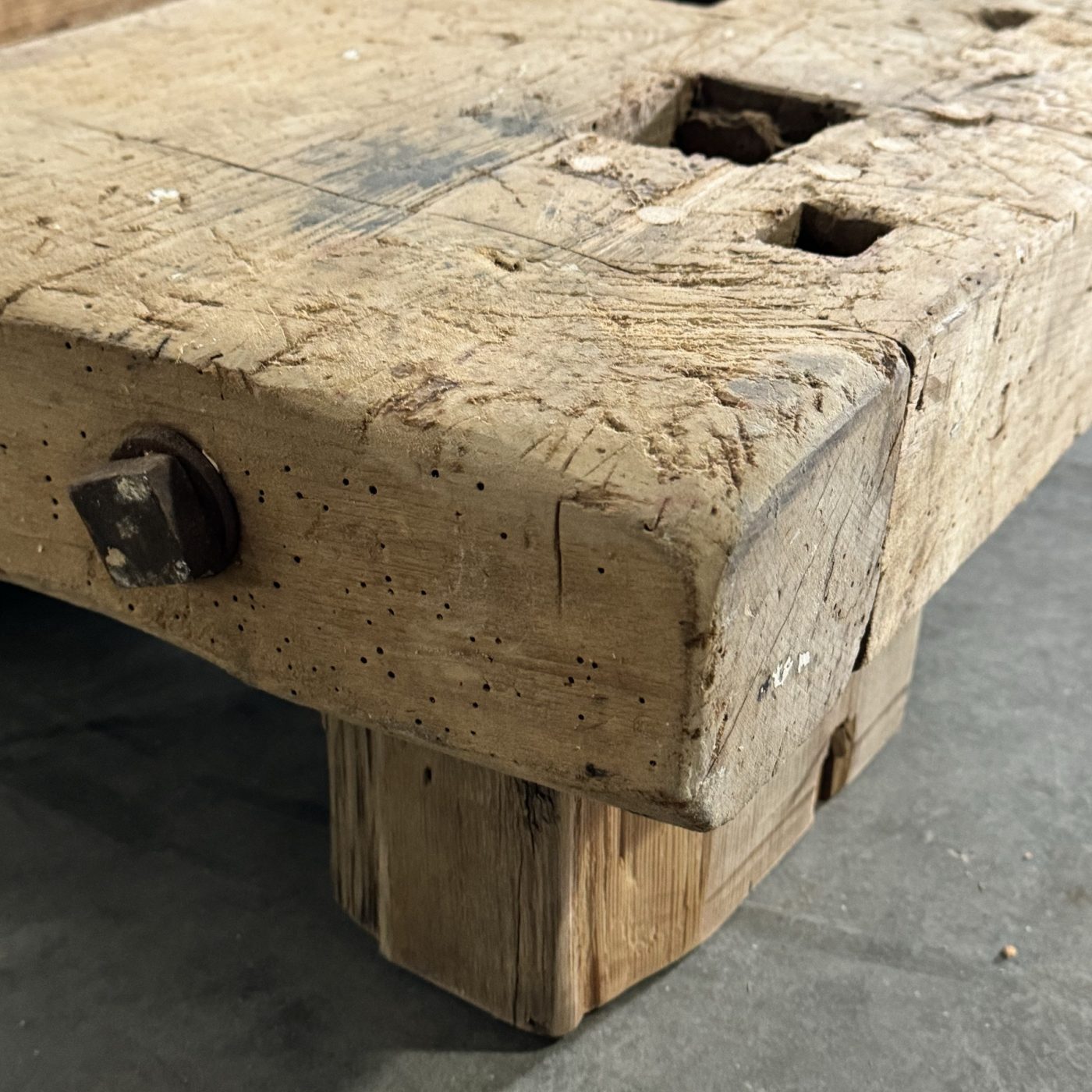 objet-vagabond-primitive-coffeetable0009