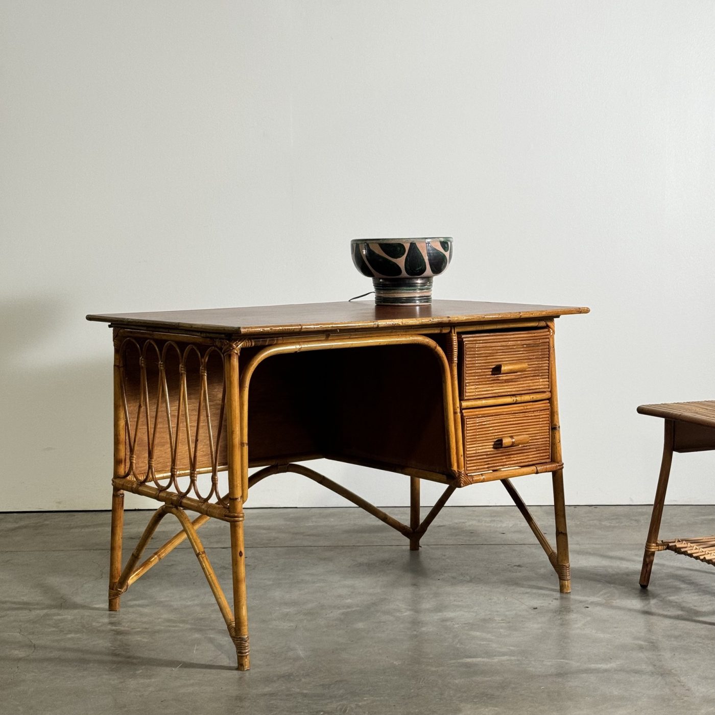 objet-vagabond-rattan-desk0002