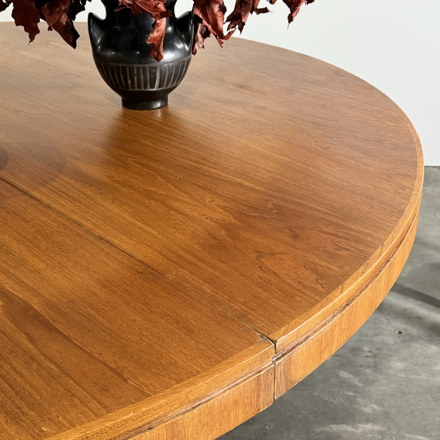 objet-vagabond-round-diningtable0009