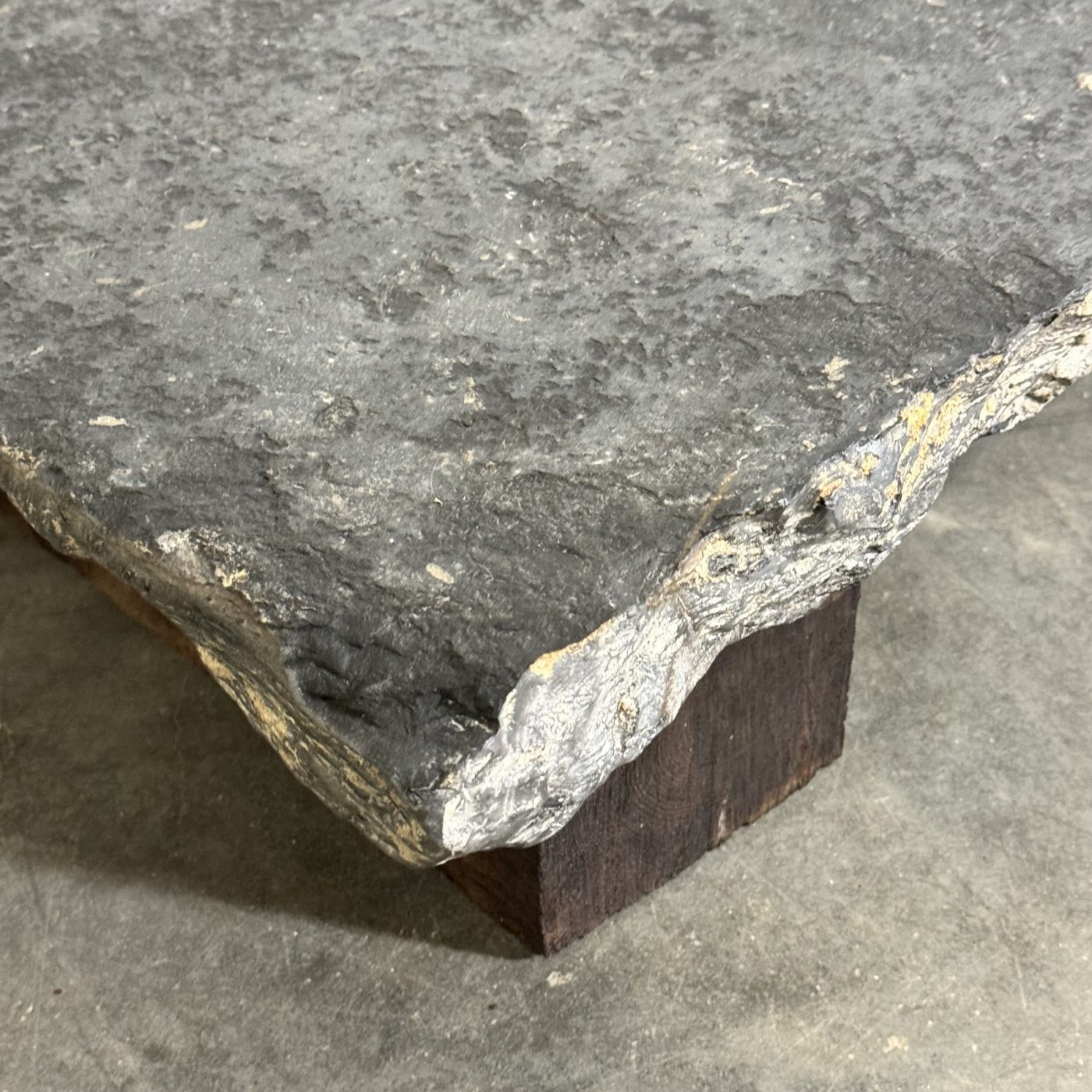 objet-vagabond-stone-coffeetable0003