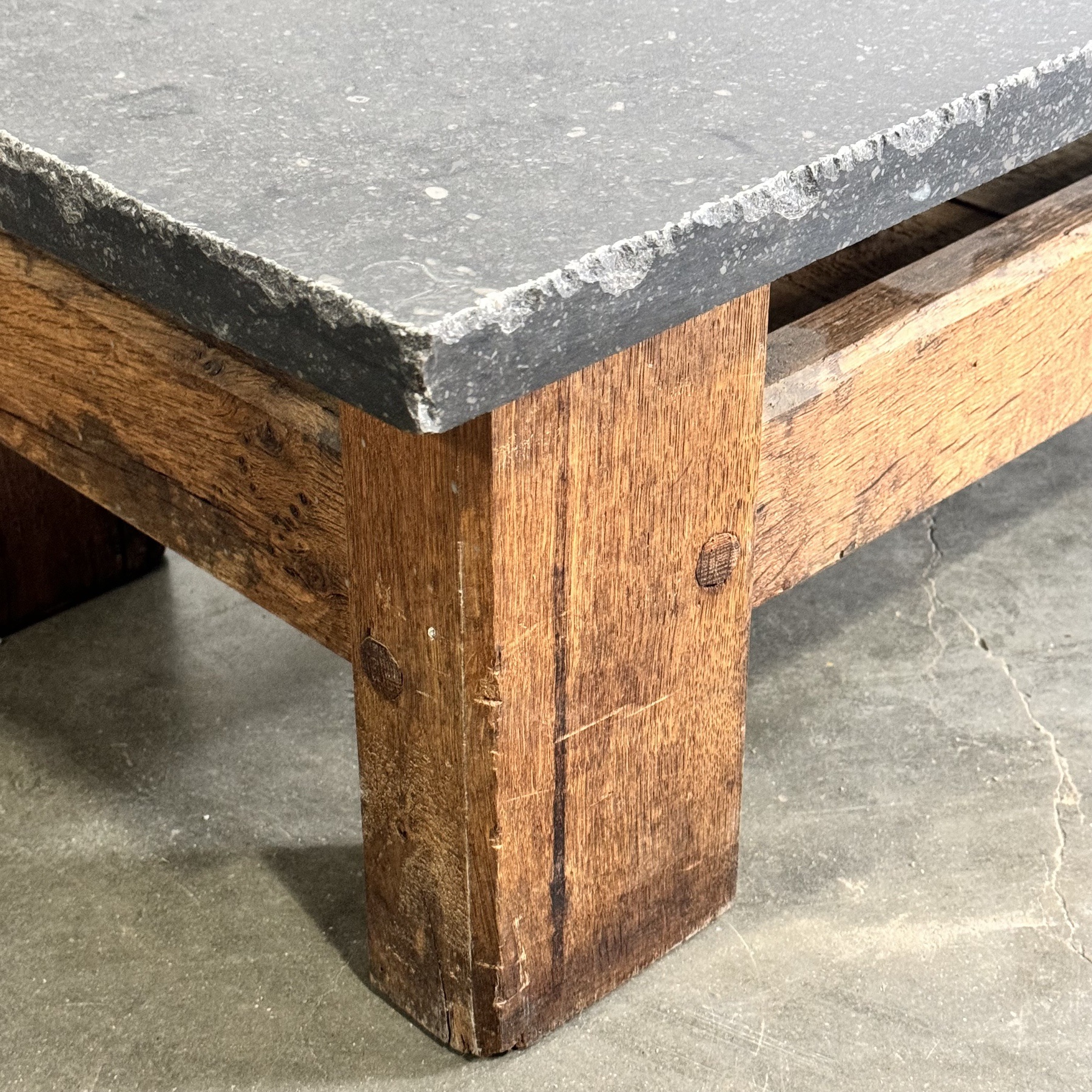objet-vagabond-stone-coffeetable0003