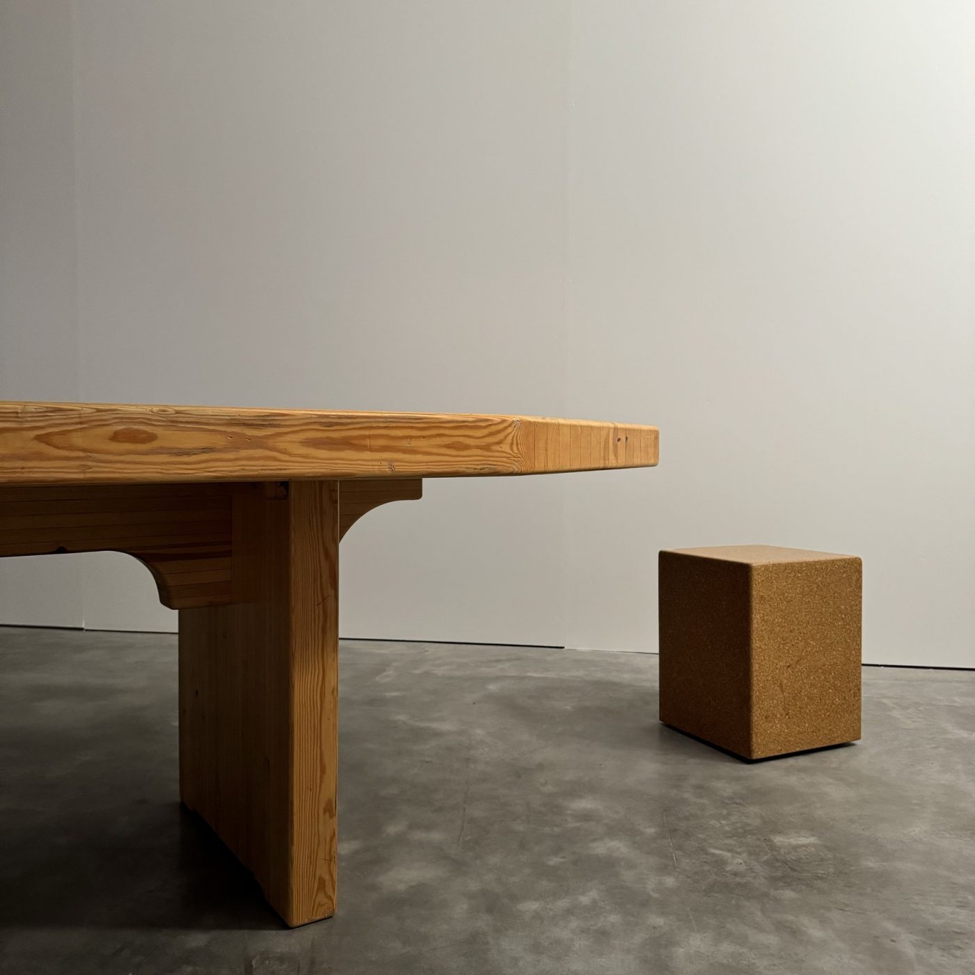 objet-vagabond-huge-diningtable0005