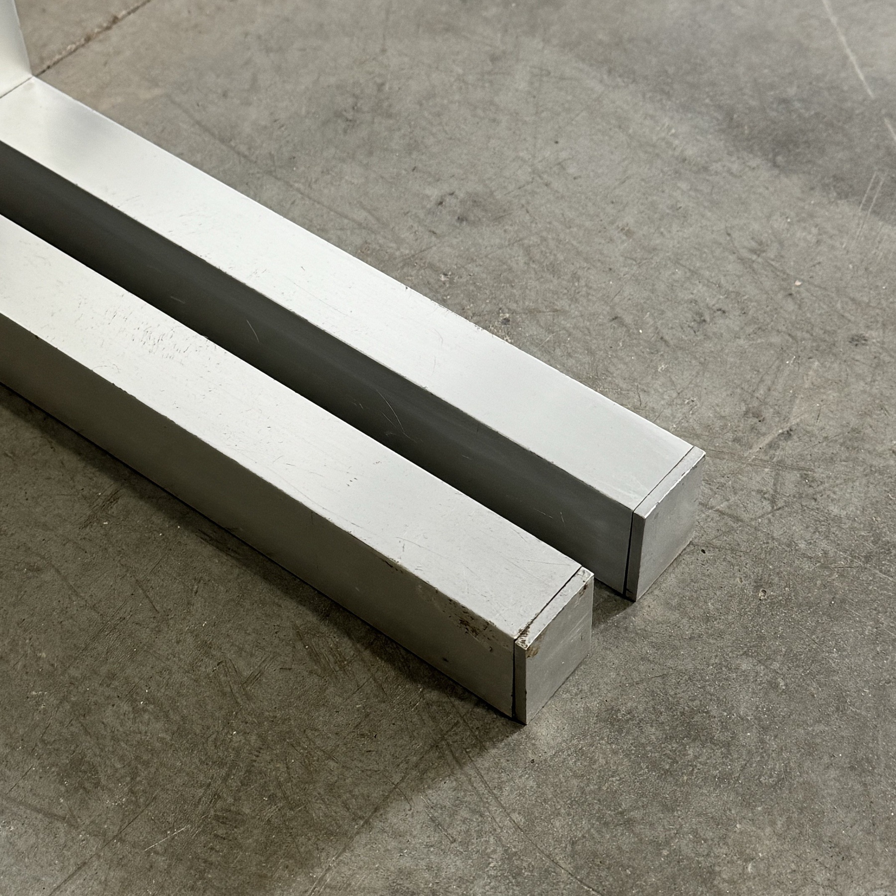 objet-vagabond-midcentury-console0005