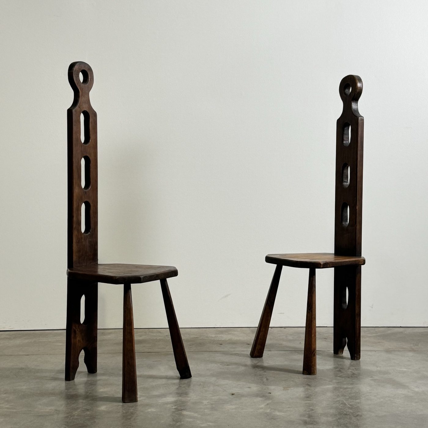 objet-vagabond-tripod-chairs0003