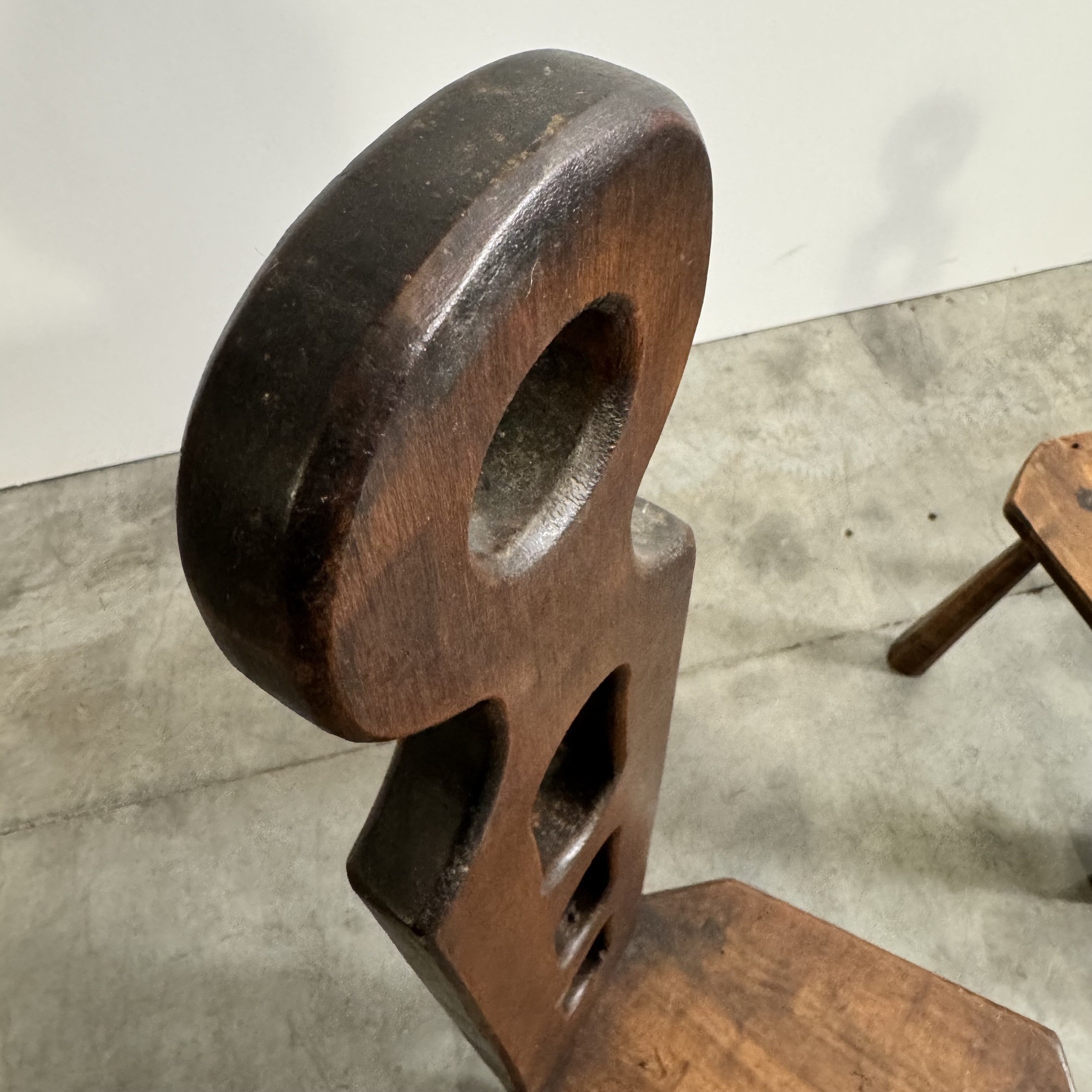 objet-vagabond-tripod-chairs0005