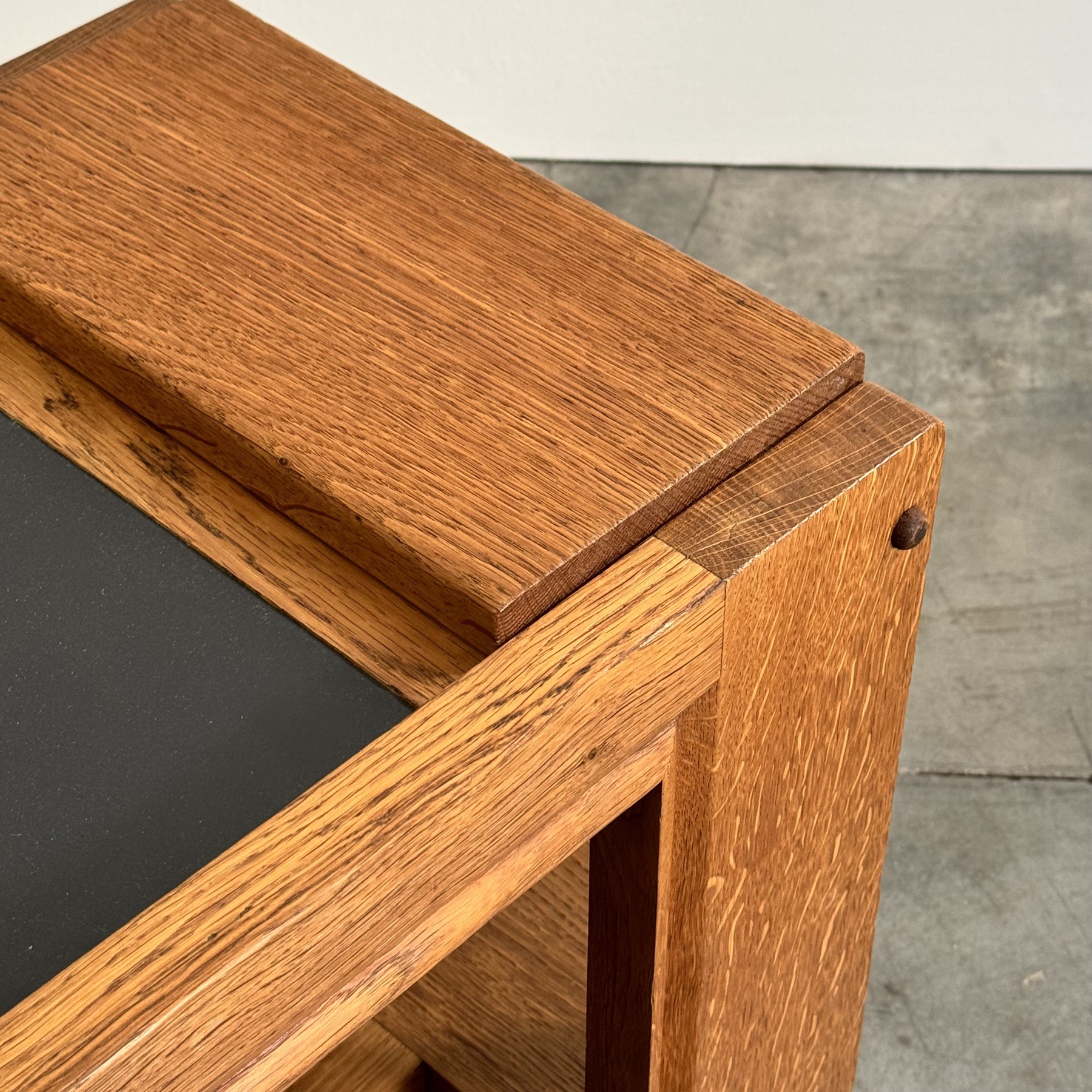 objet-vagabond-midcentury-sidetables0004