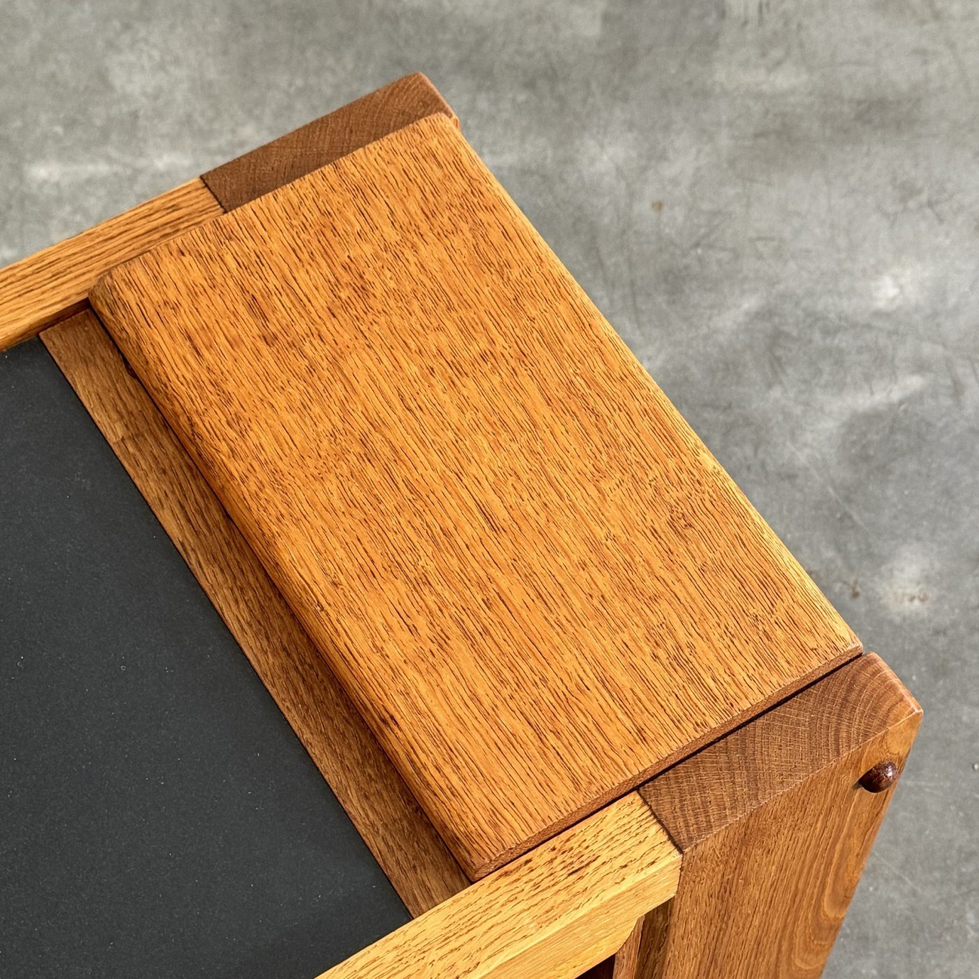 objet-vagabond-midcentury-sidetables0008