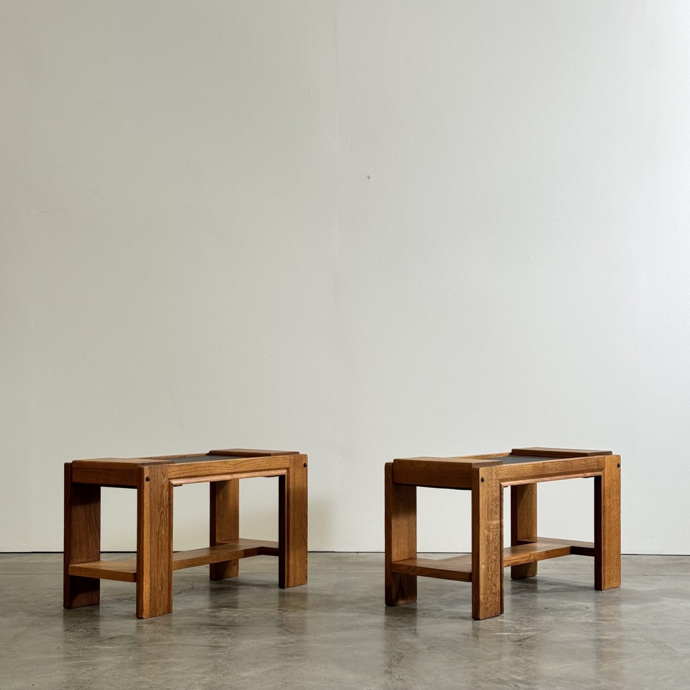 objet-vagabond-midcentury-sidetables0010