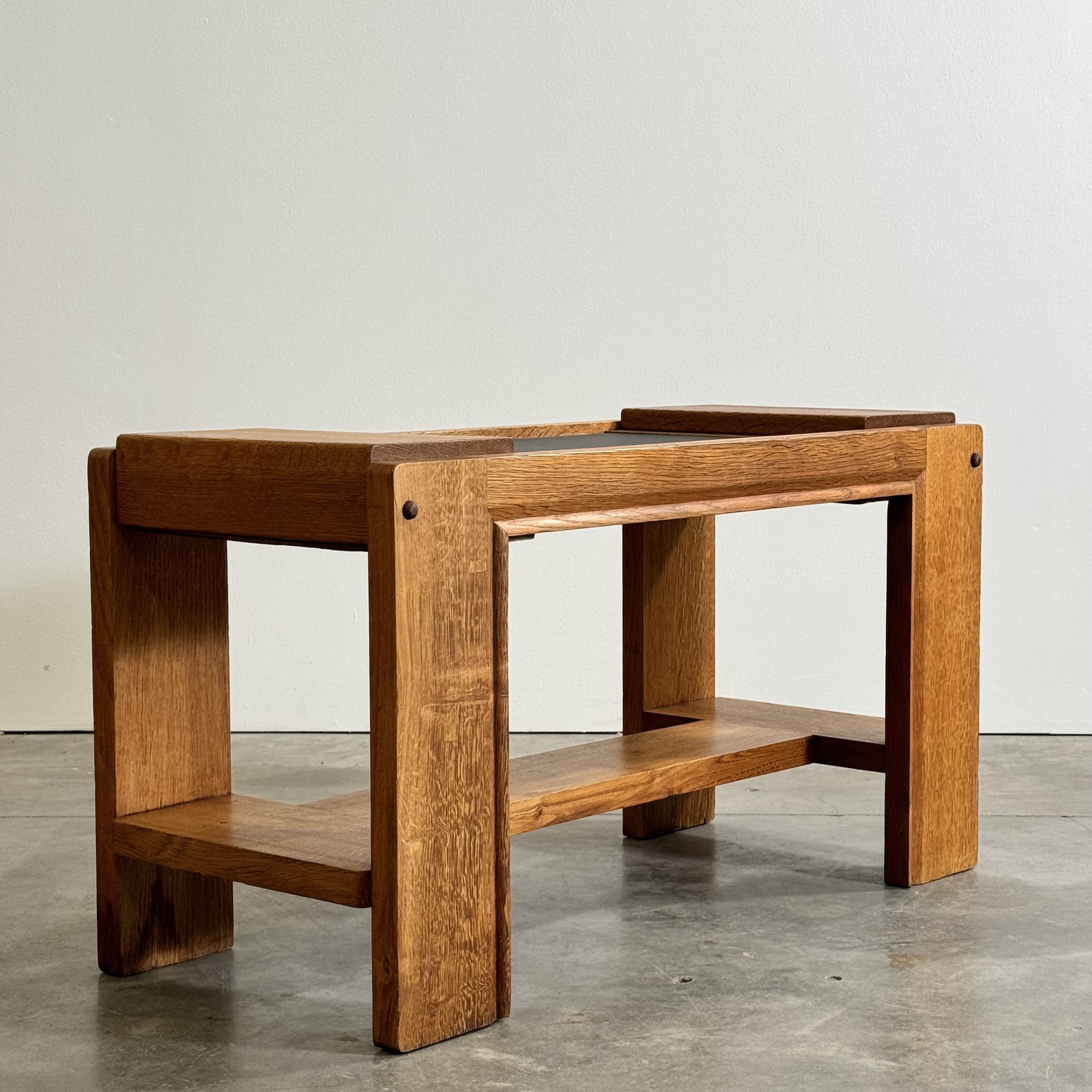 objet-vagabond-midcentury-sidetables0011