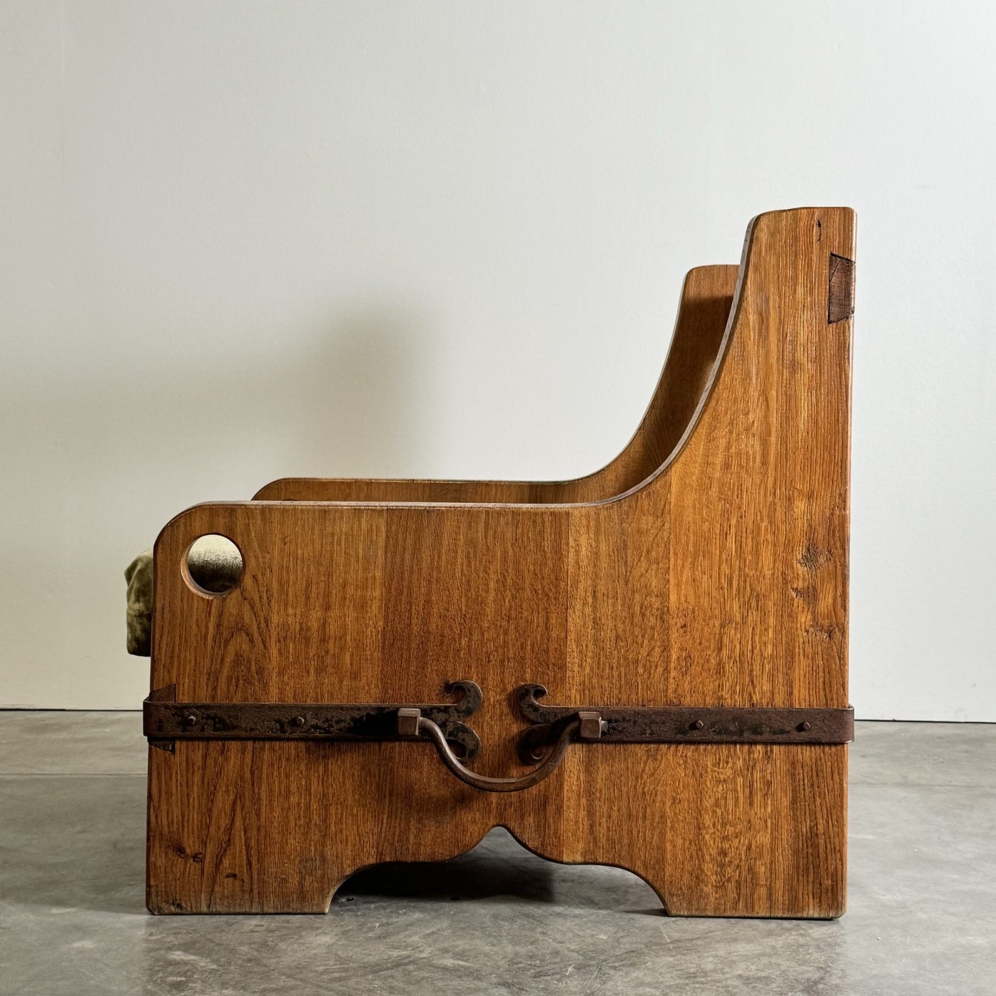 objet-vagabond-oak-armchairs0001