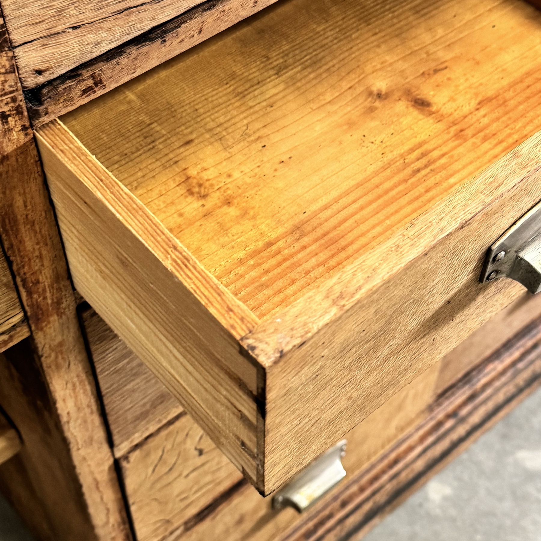 objet-vagabond-oak-chest0001