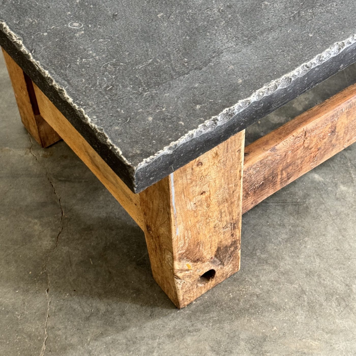 objet-vagabond-stone-coffeetable0005