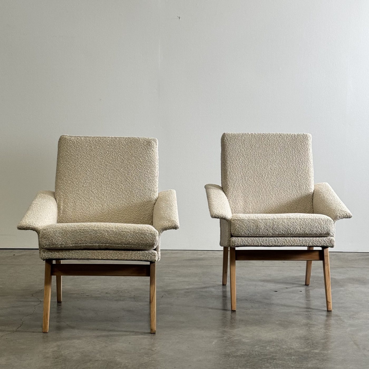 objet-vagabond-vintage-armchairs0001